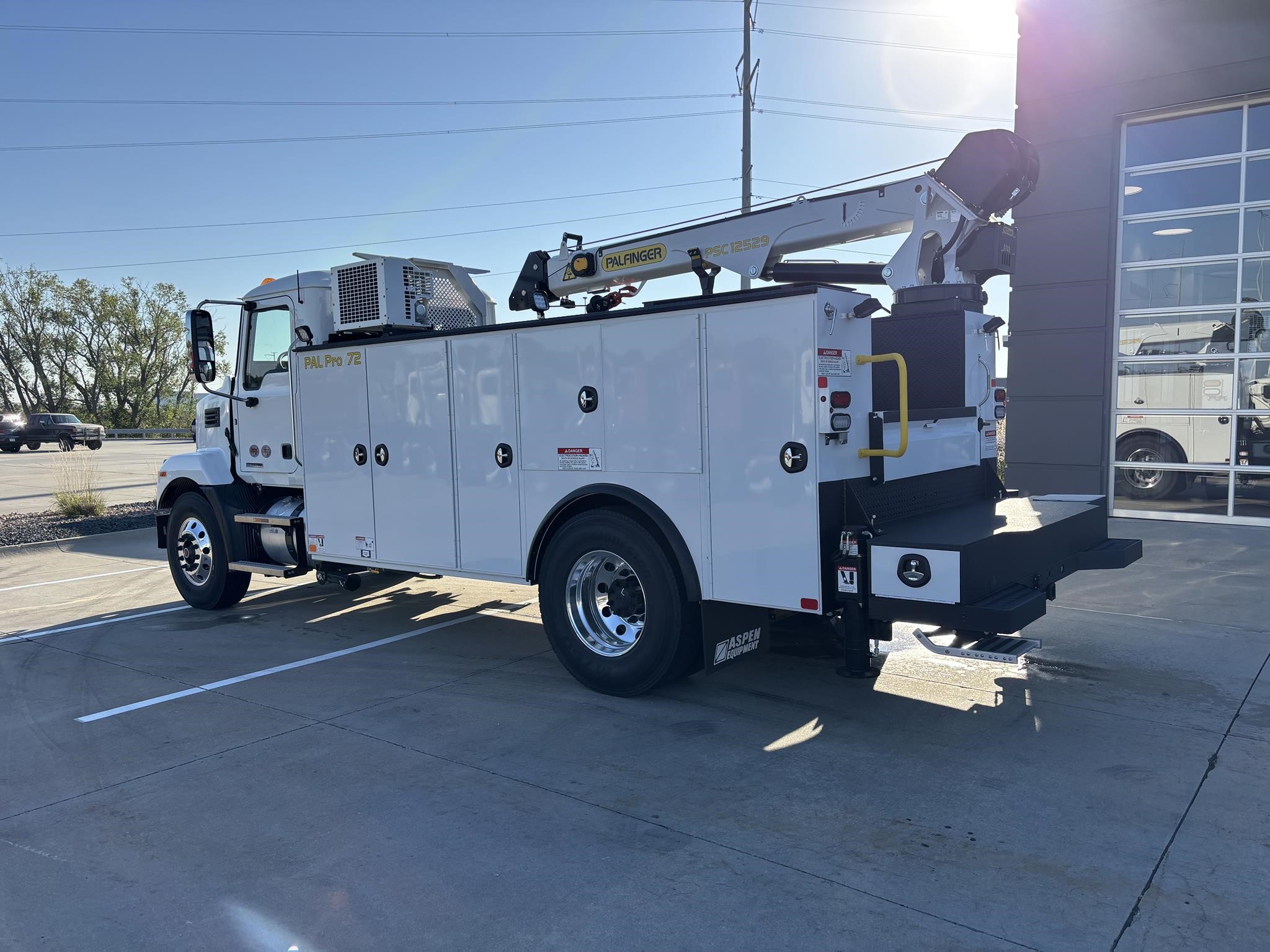 2026 MACK MD7 - image 4 of 6