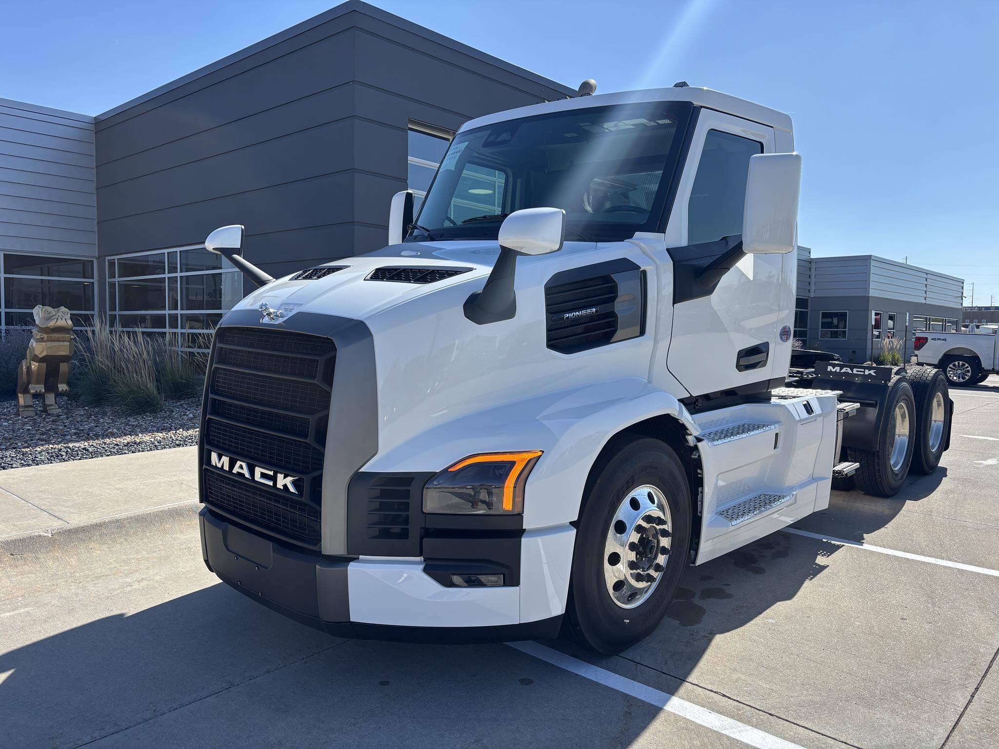 2026 MACK PIONEER 64T - image 1 of 6