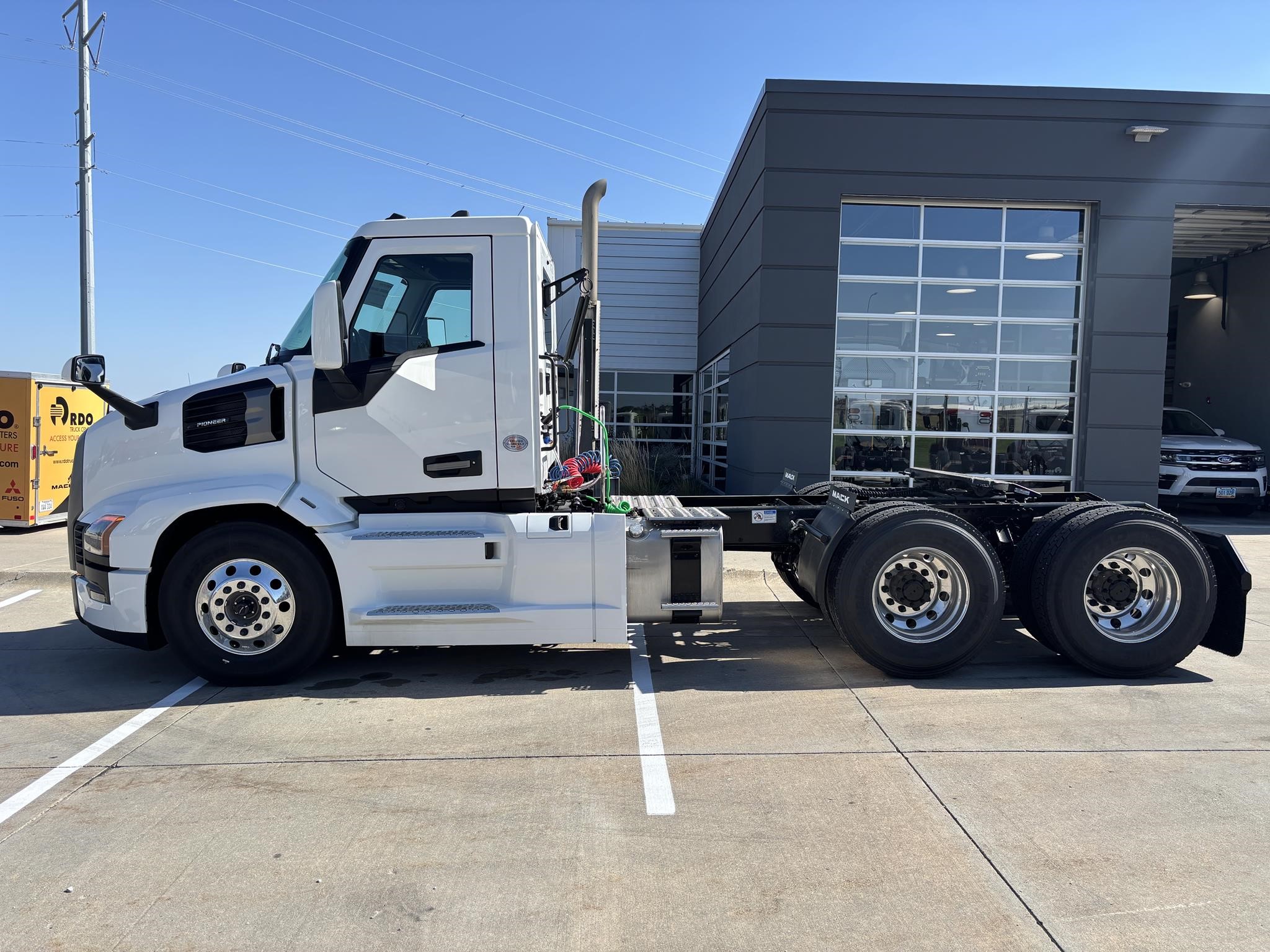 2026 MACK PIONEER 64T - image 2 of 6