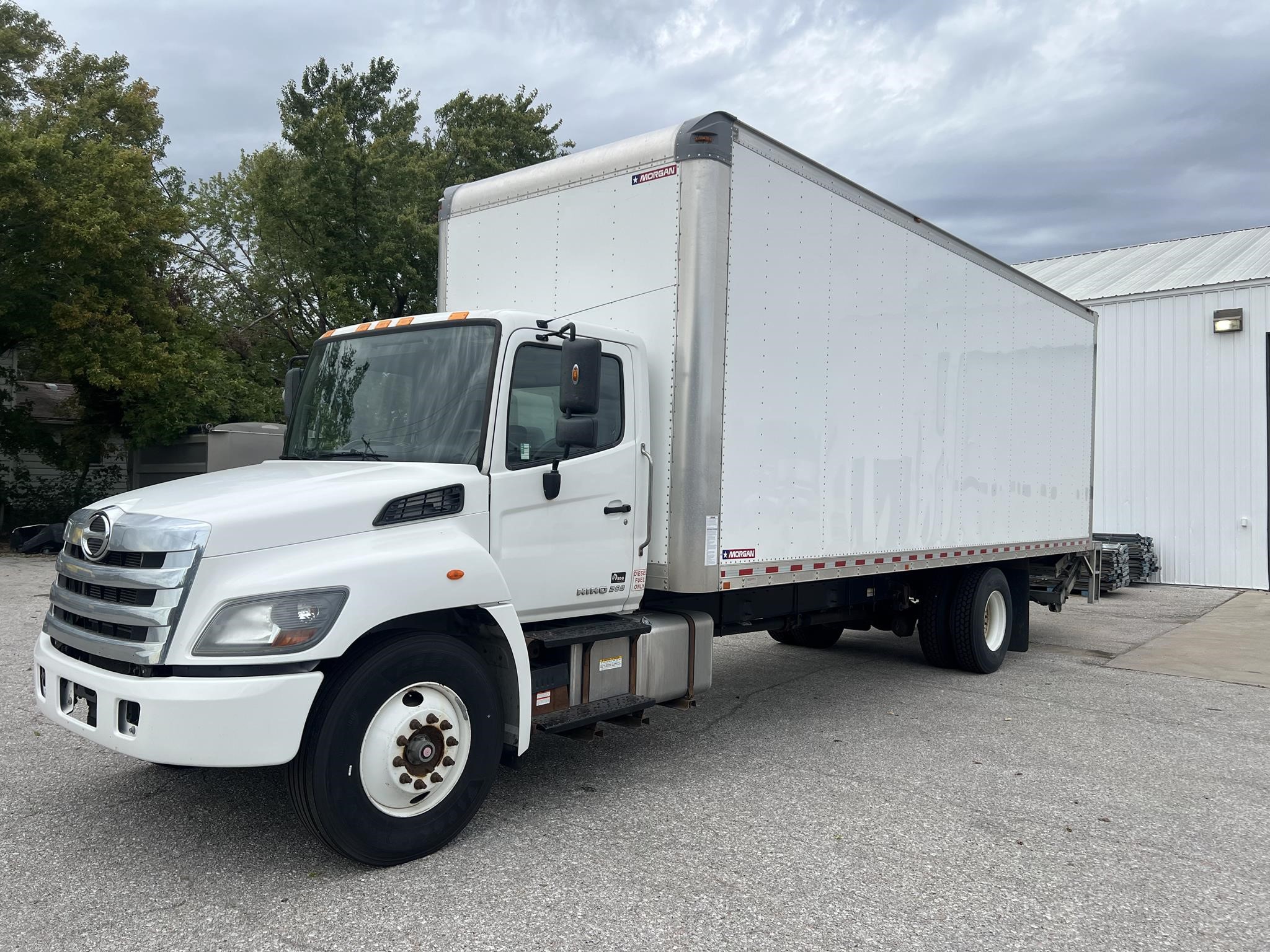 2019 HINO 268A - image 1 of 6