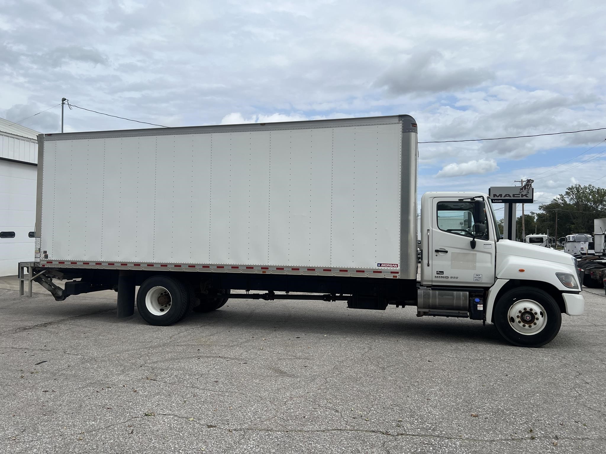 2019 HINO 268A - image 6 of 6