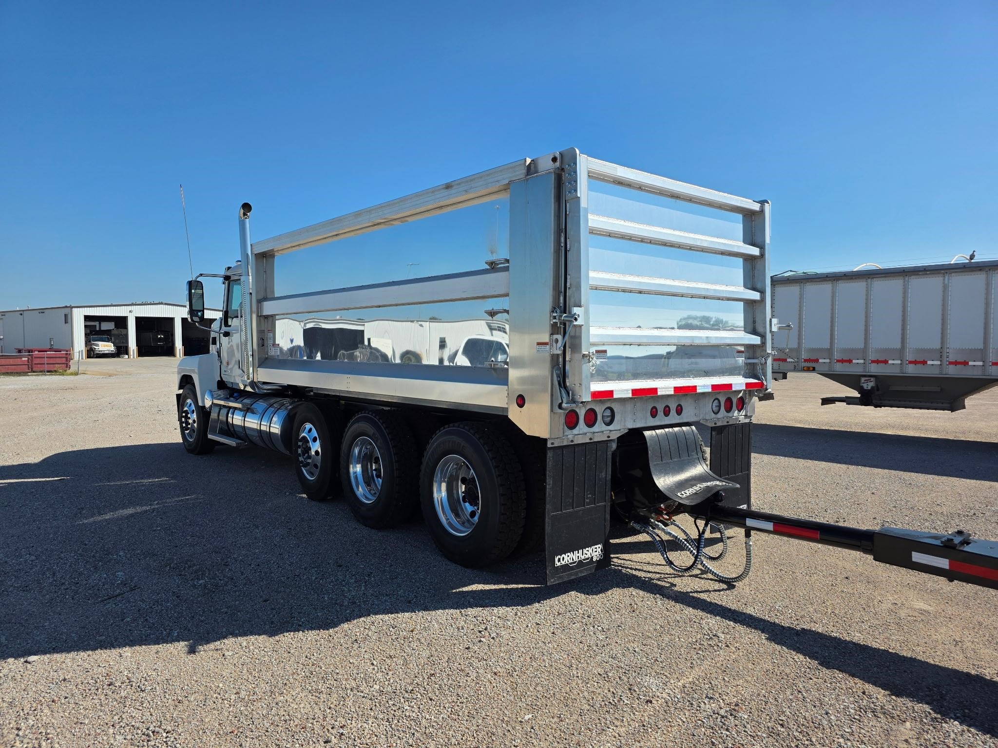 2026 MACK PINNACLE 64R - image 3 of 6