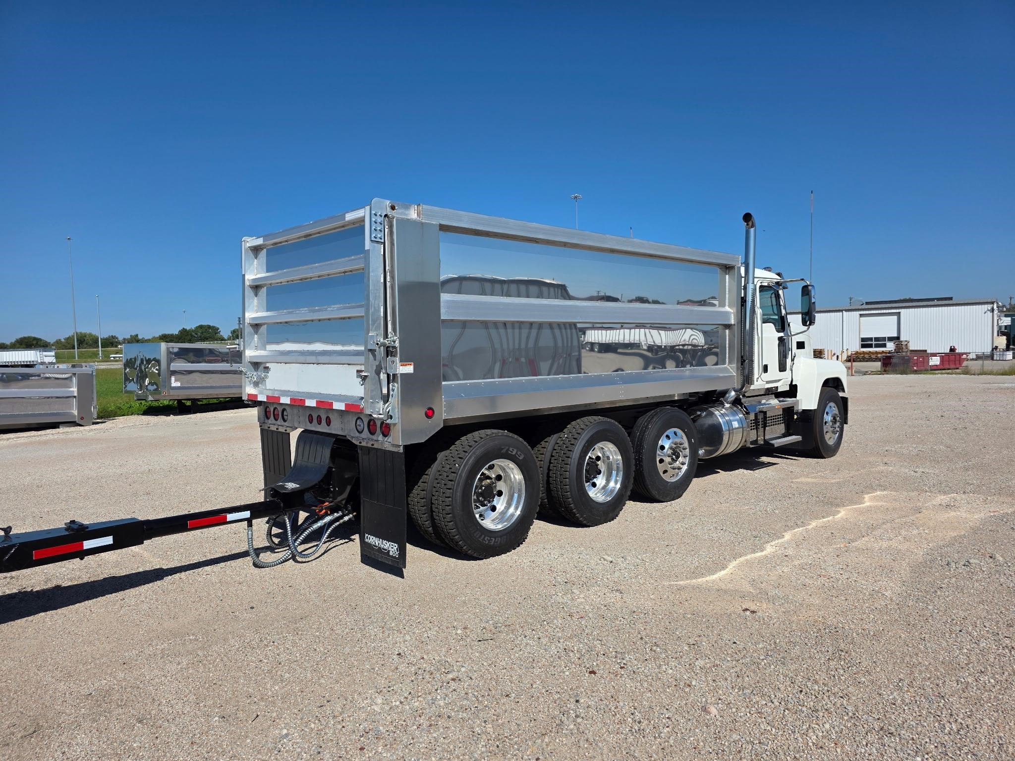 2026 MACK PINNACLE 64R - image 5 of 6