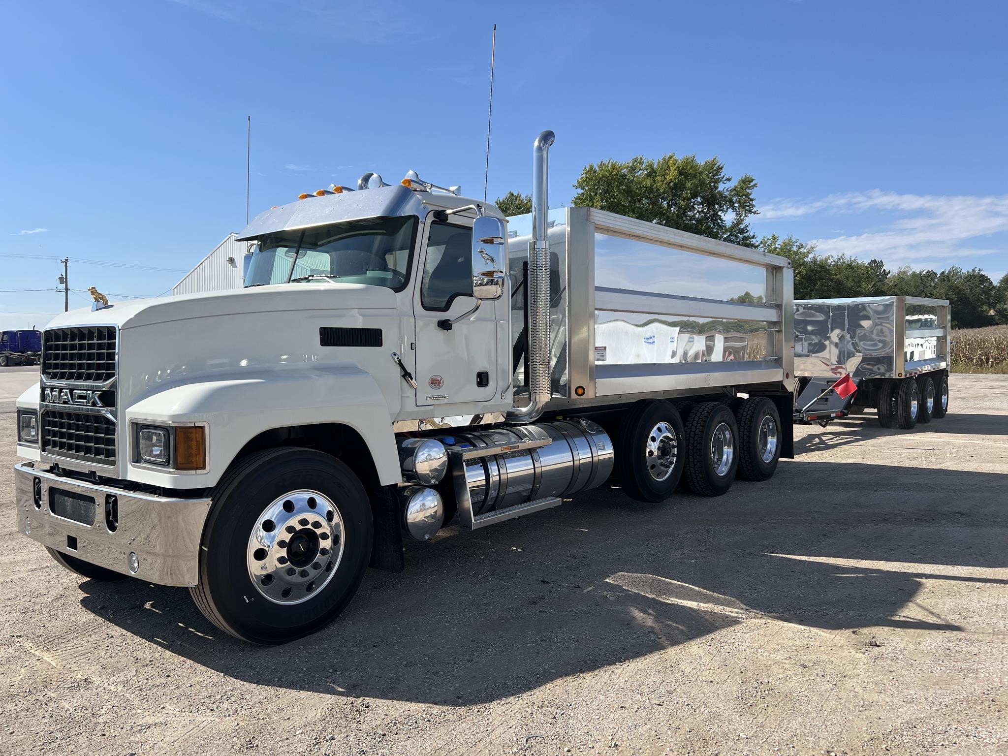 2026 MACK PINNACLE 64R - image 1 of 6