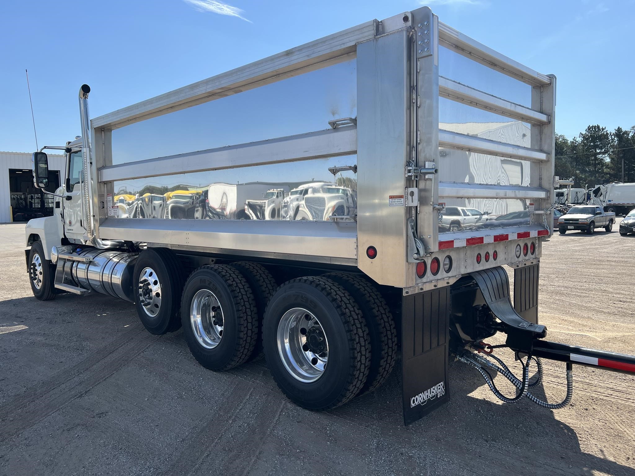 2026 MACK PINNACLE 64R - image 3 of 6