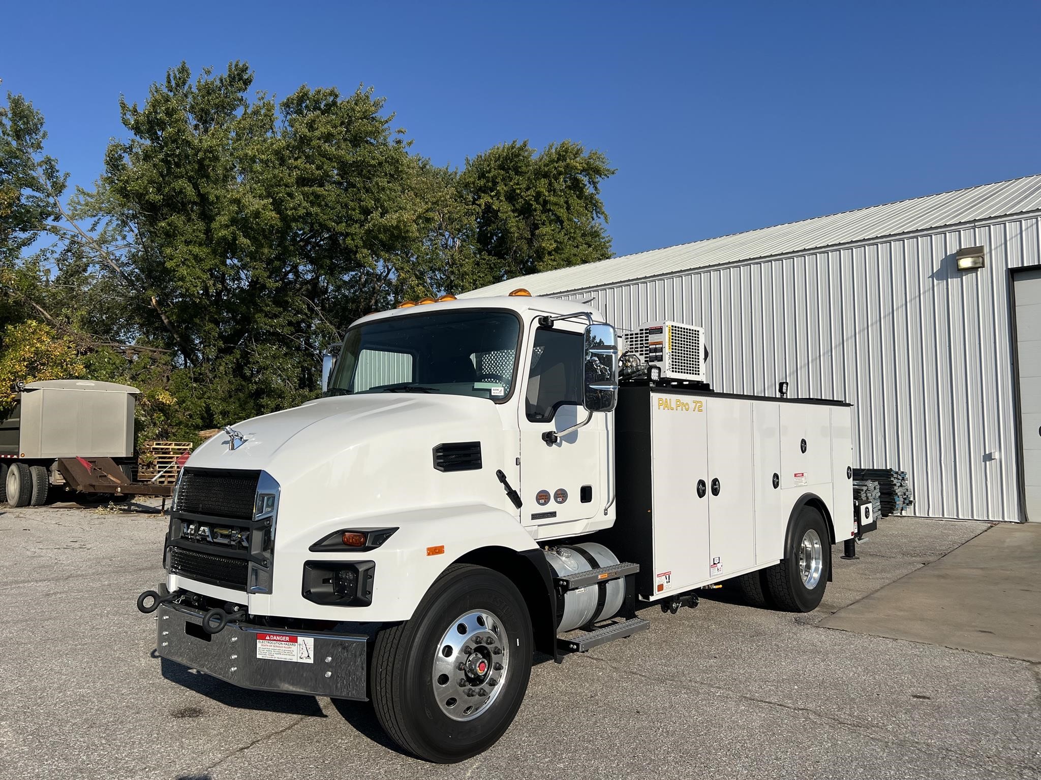 2026 MACK MD7 - image 1 of 6