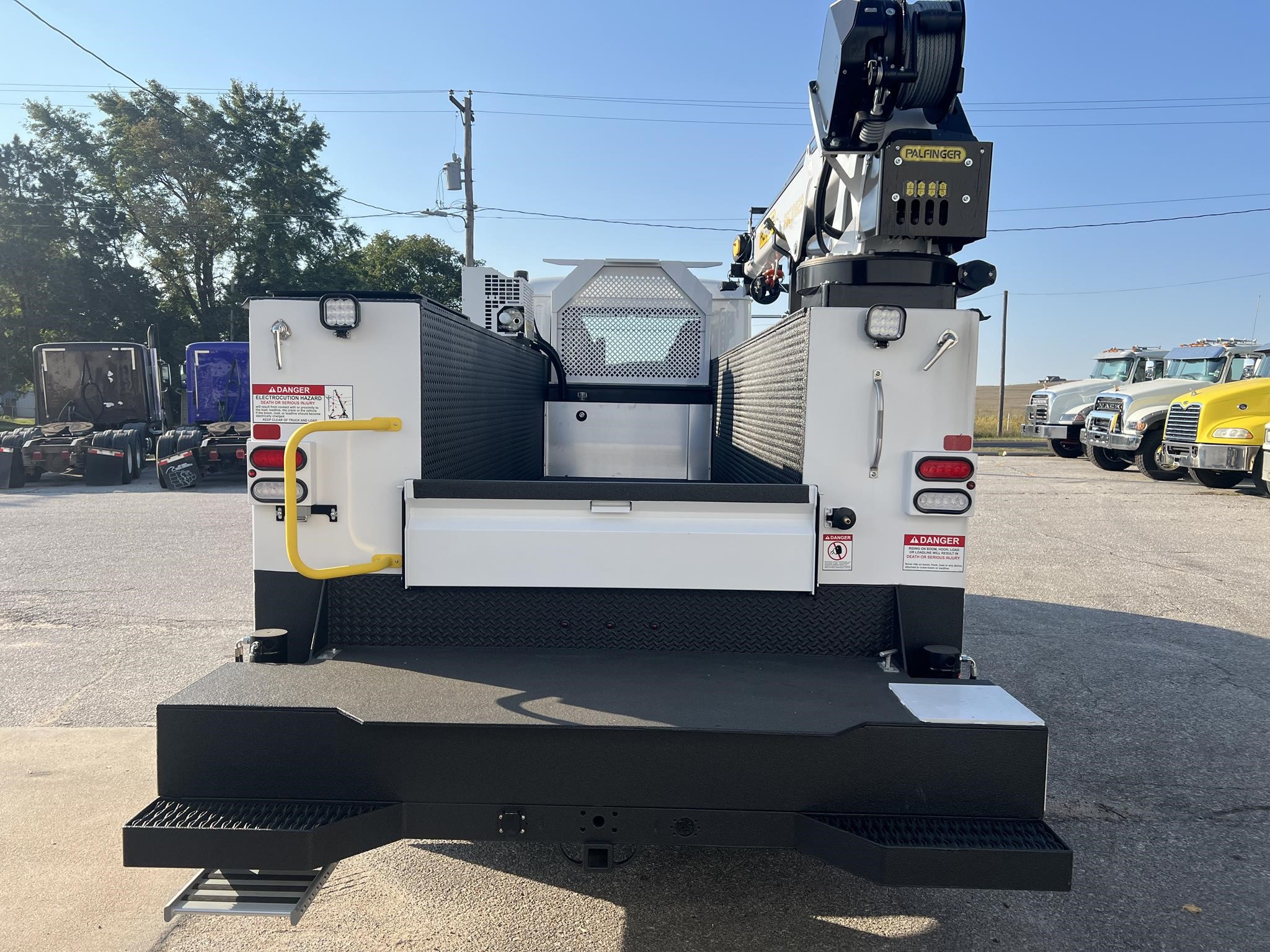 2026 MACK MD7 - image 6 of 6