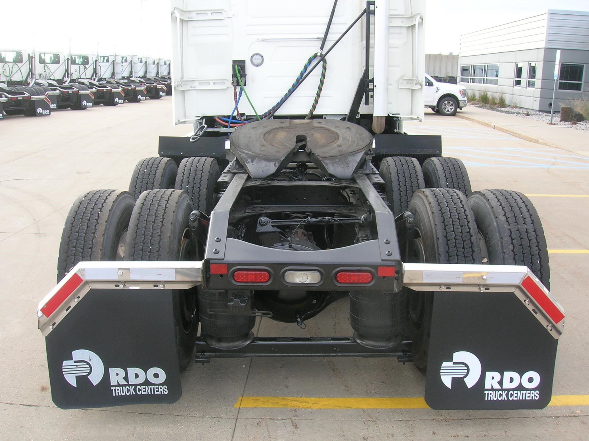 2021 VOLVO VNL64T740 - image 6 of 6