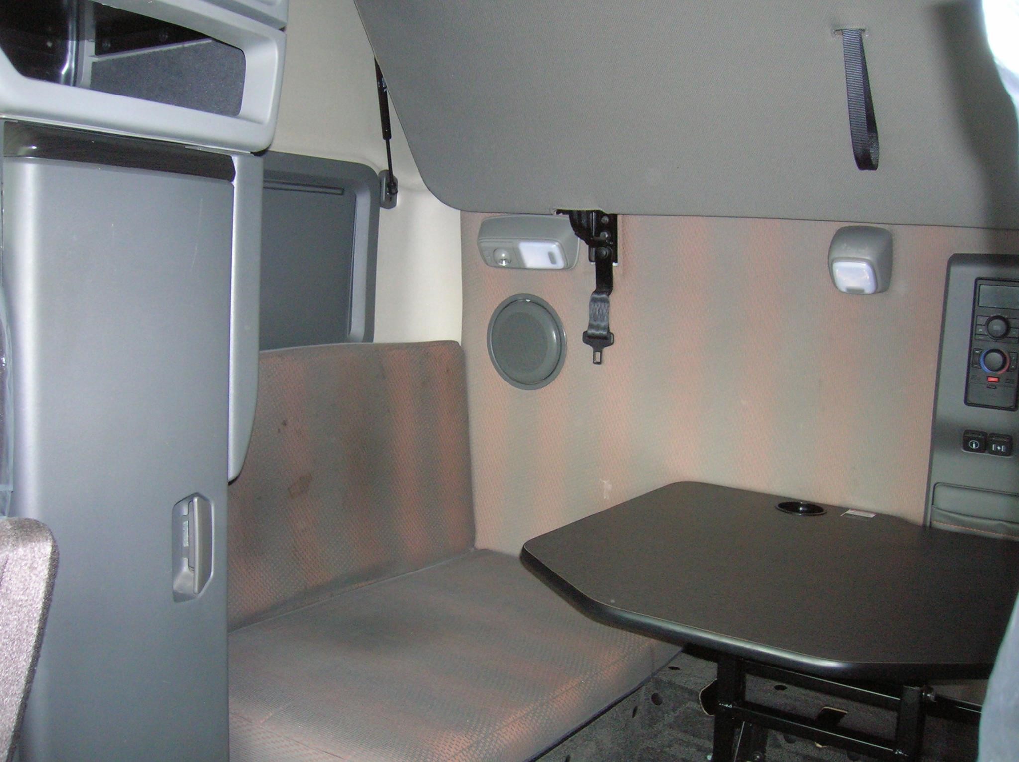 2022 VOLVO VNL64T740 10015684051 2022 VOLVO VNL64T740 10015684051