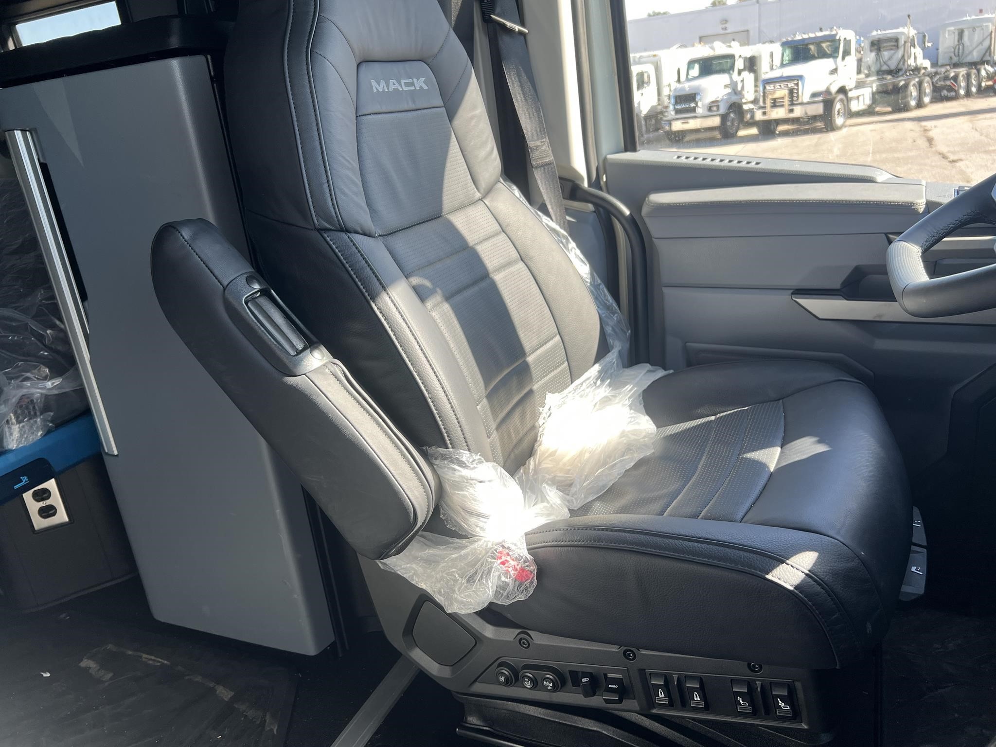 2026 MACK PIONEER 64T 10015744474 2026 MACK PIONEER 64T 10015744474