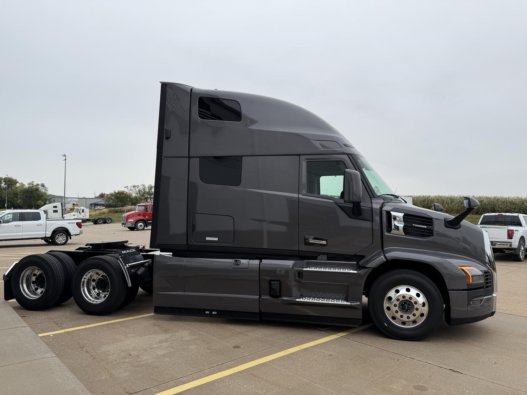 2026 MACK PIONEER 64T 2026 MACK PIONEER 64T - image 4 of 6