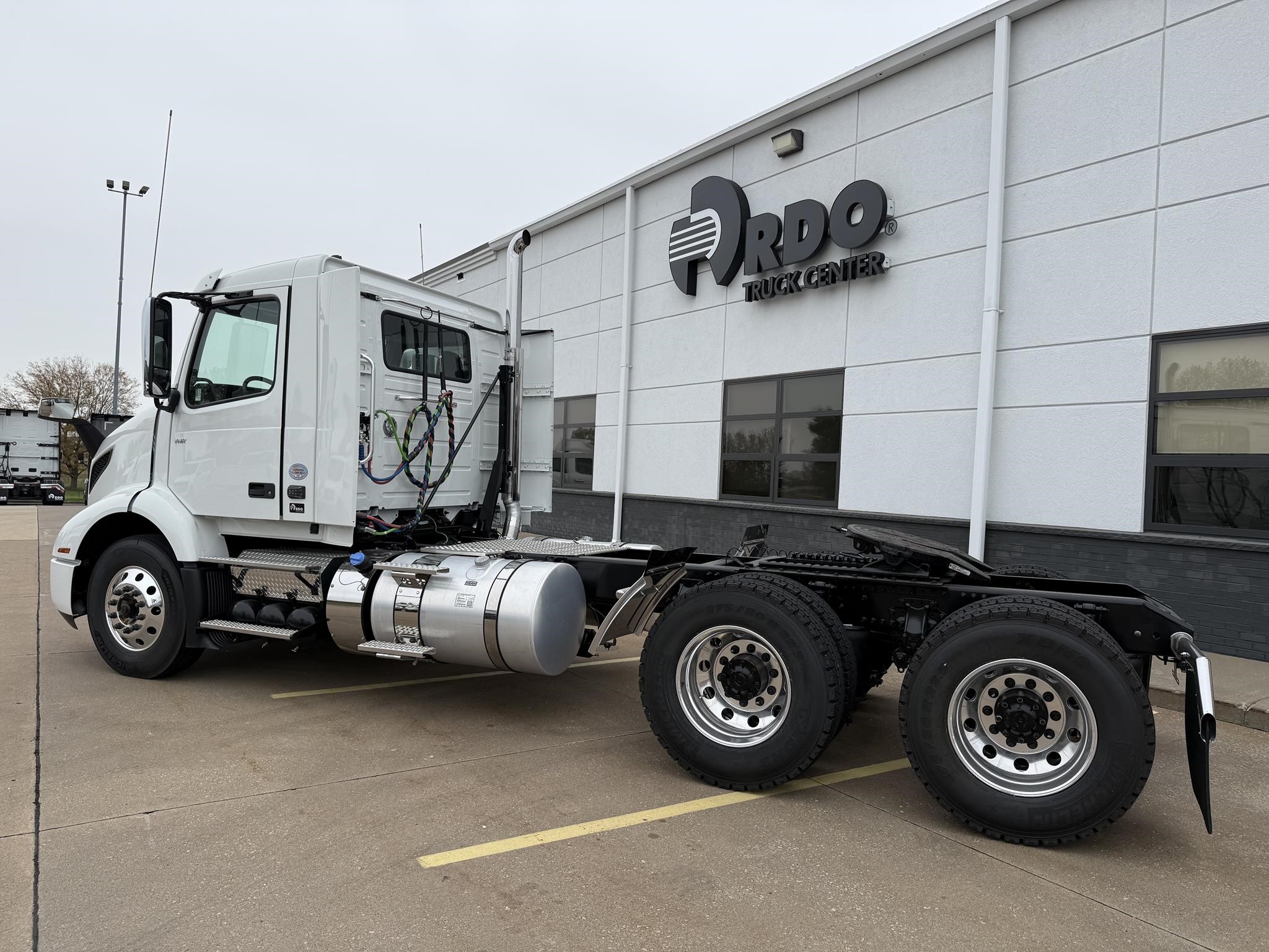 2026 VOLVO VNR64T300 2026 VOLVO VNR64T300 - image 6 of 6