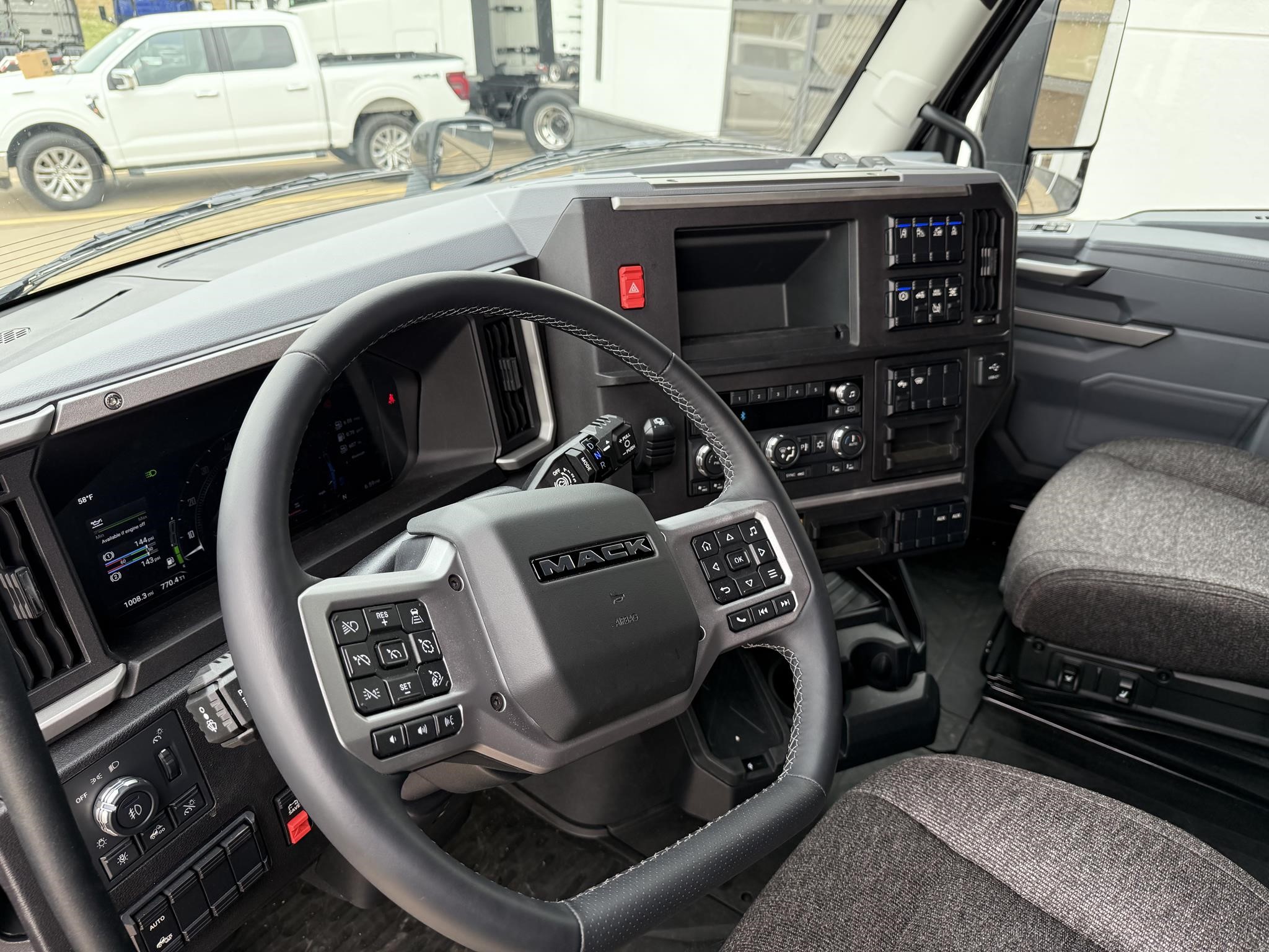 2026 MACK PIONEER 64T 10016762510 2026 MACK PIONEER 64T 10016762510