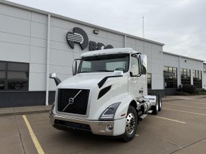 2026 VOLVO VNR64T300 10016784872