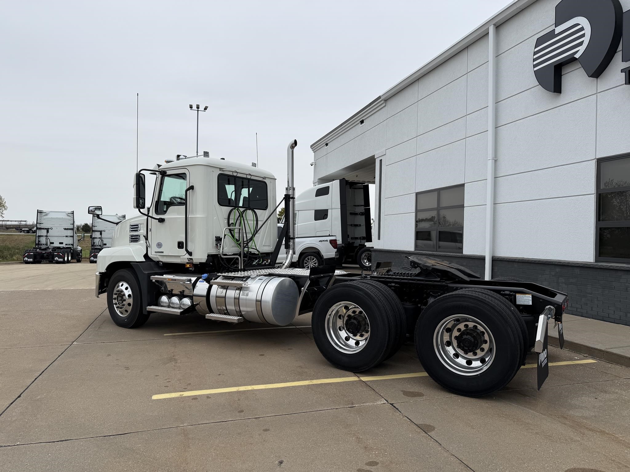 2026 MACK ANTHEM 64T 2026 MACK ANTHEM 64T - image 6 of 6