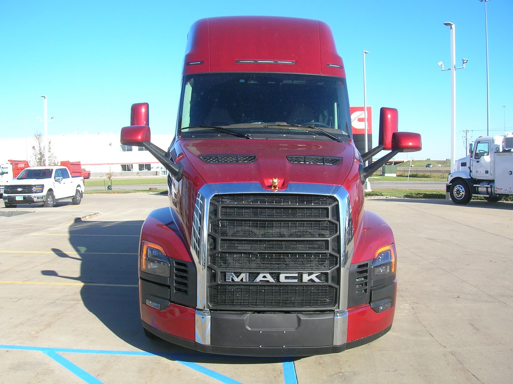 2026 MACK PIONEER 64T 2026 MACK PIONEER 64T - image 2 of 6