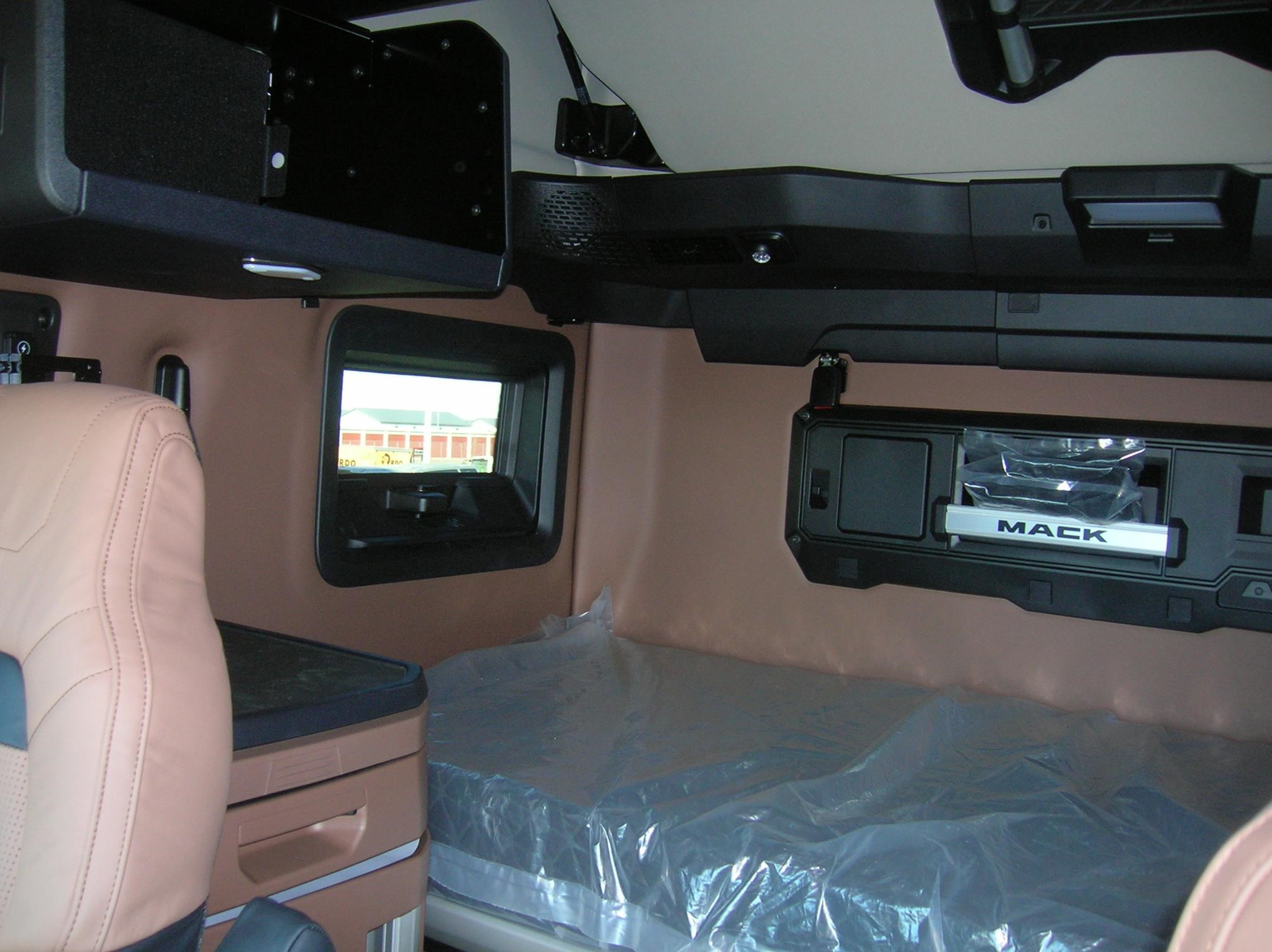 2026 MACK PIONEER 64T 10016956051 2026 MACK PIONEER 64T 10016956051