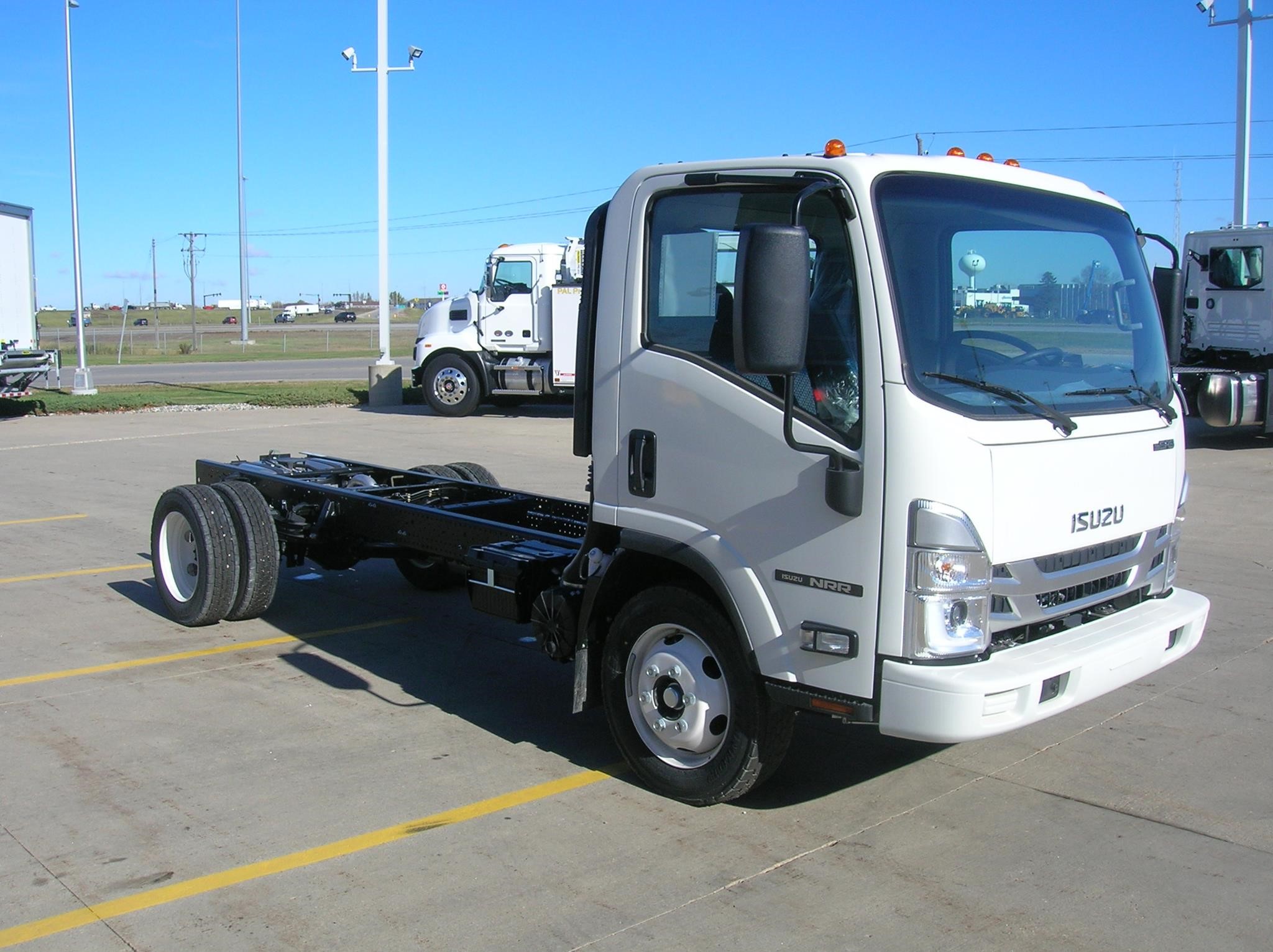 2026 ISUZU NRR 2026 ISUZU NRR - image 3 of 6