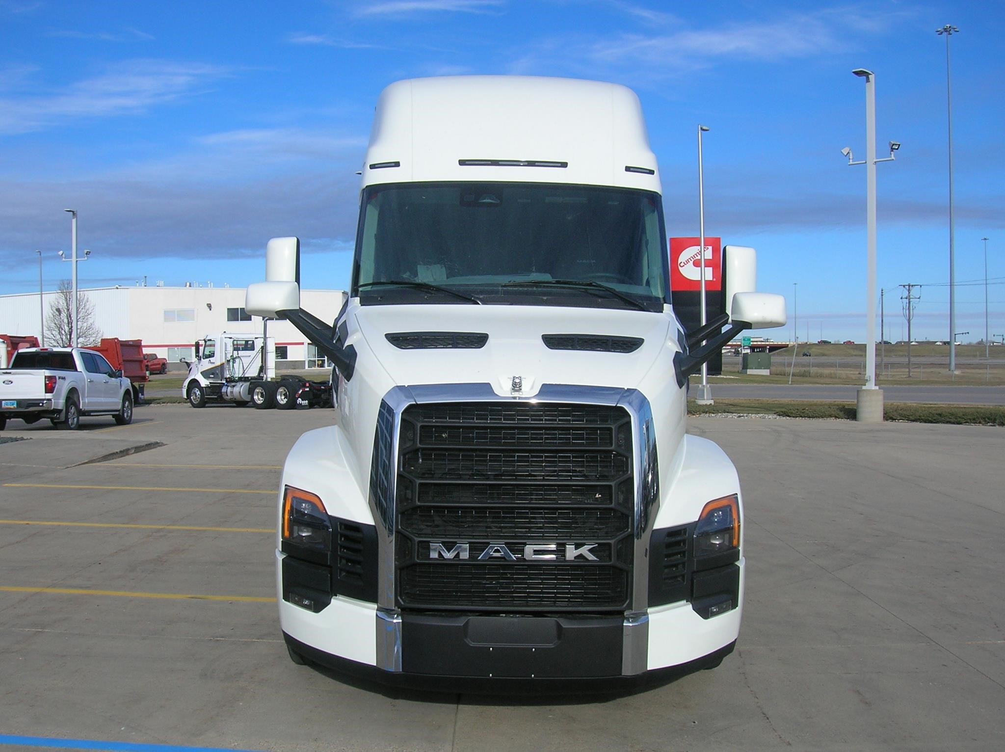 2026 MACK PIONEER 64T - image 2 of 6