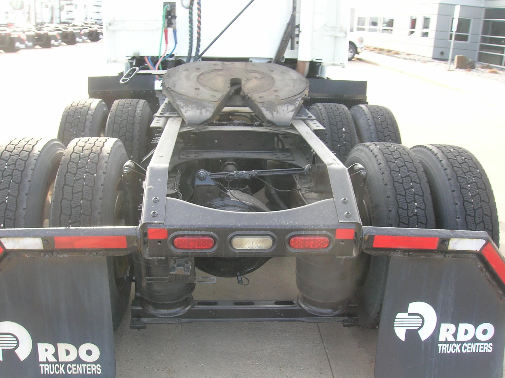 2019 VOLVO VNL64T740 - image 6 of 6