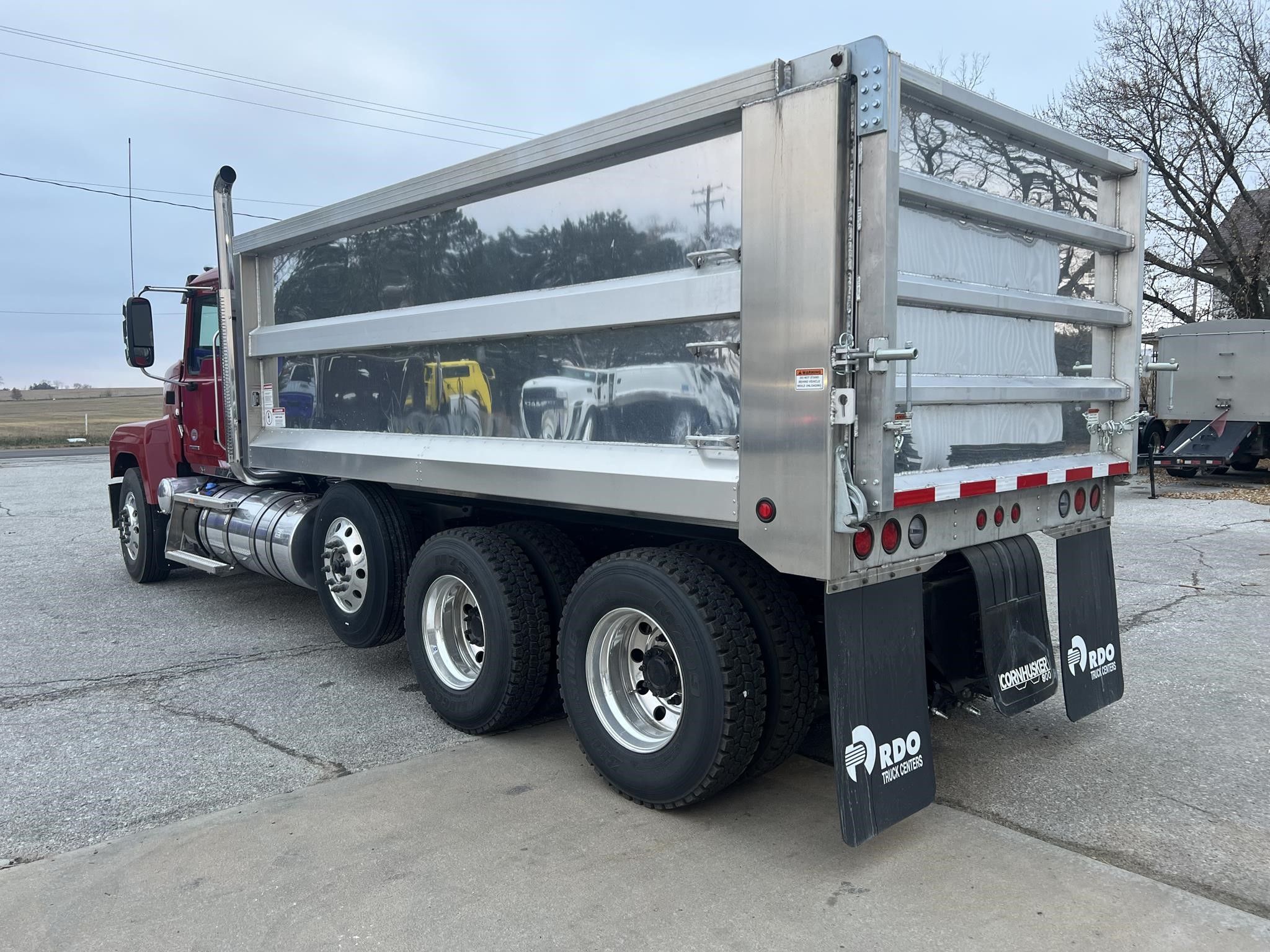 2026 MACK PINNACLE 64R - image 3 of 6