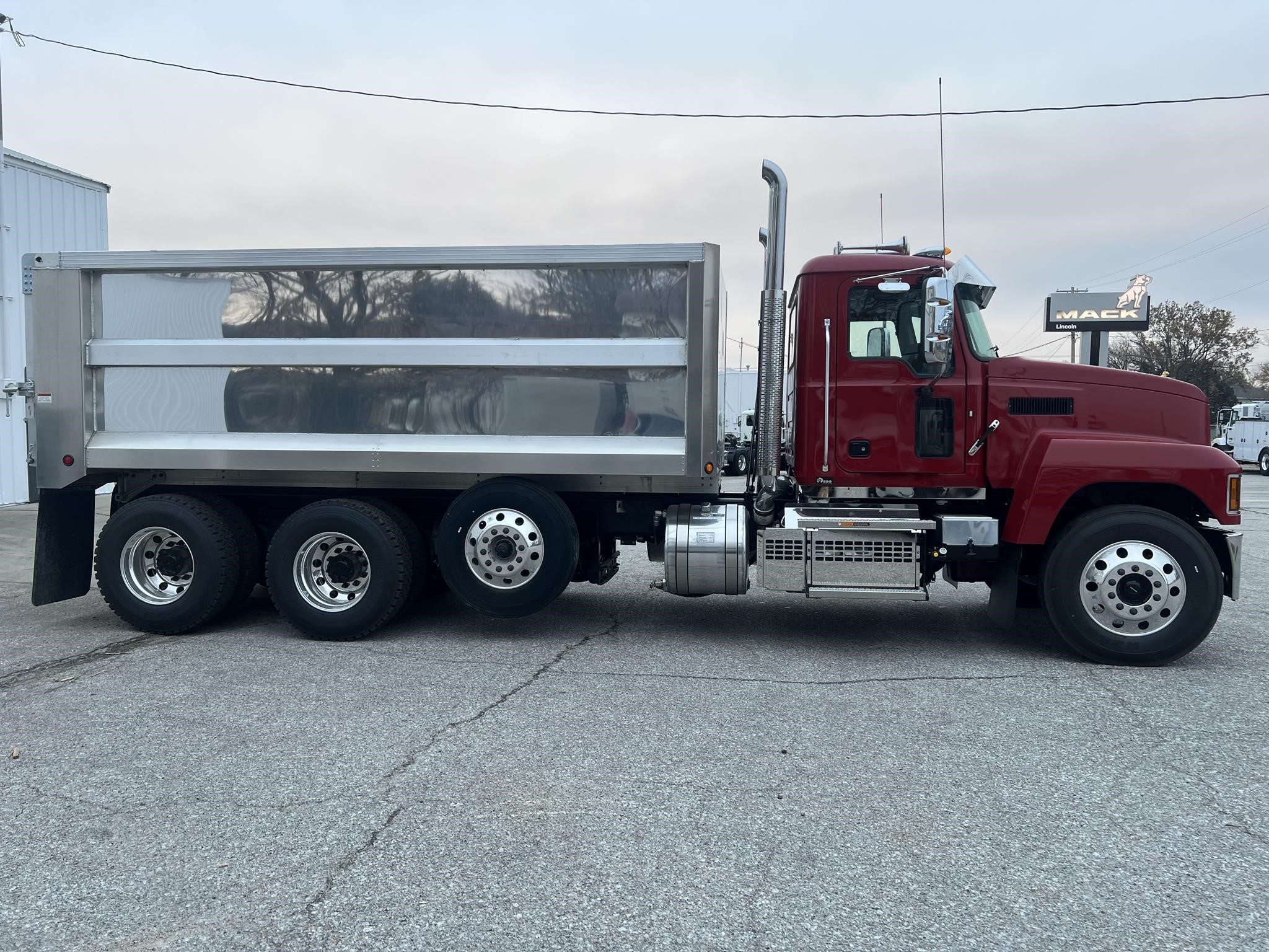 2026 MACK PINNACLE 64R - image 6 of 6