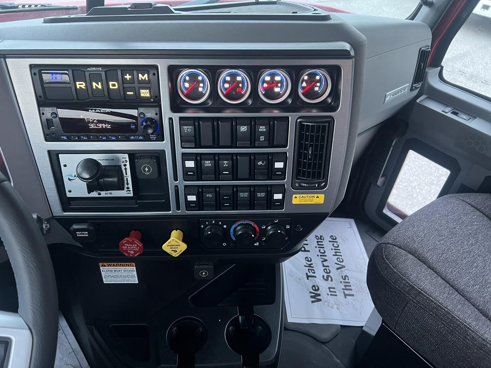 2026 MACK PINNACLE 64R 10021161607 2026 MACK PINNACLE 64R 10021161607