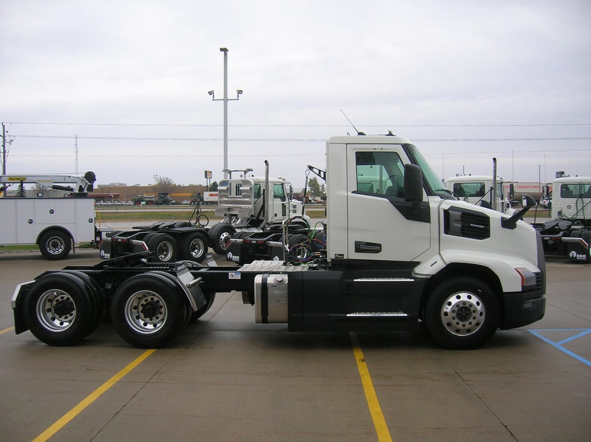 2026 MACK PIONEER 64T 2026 MACK PIONEER 64T - image 4 of 6