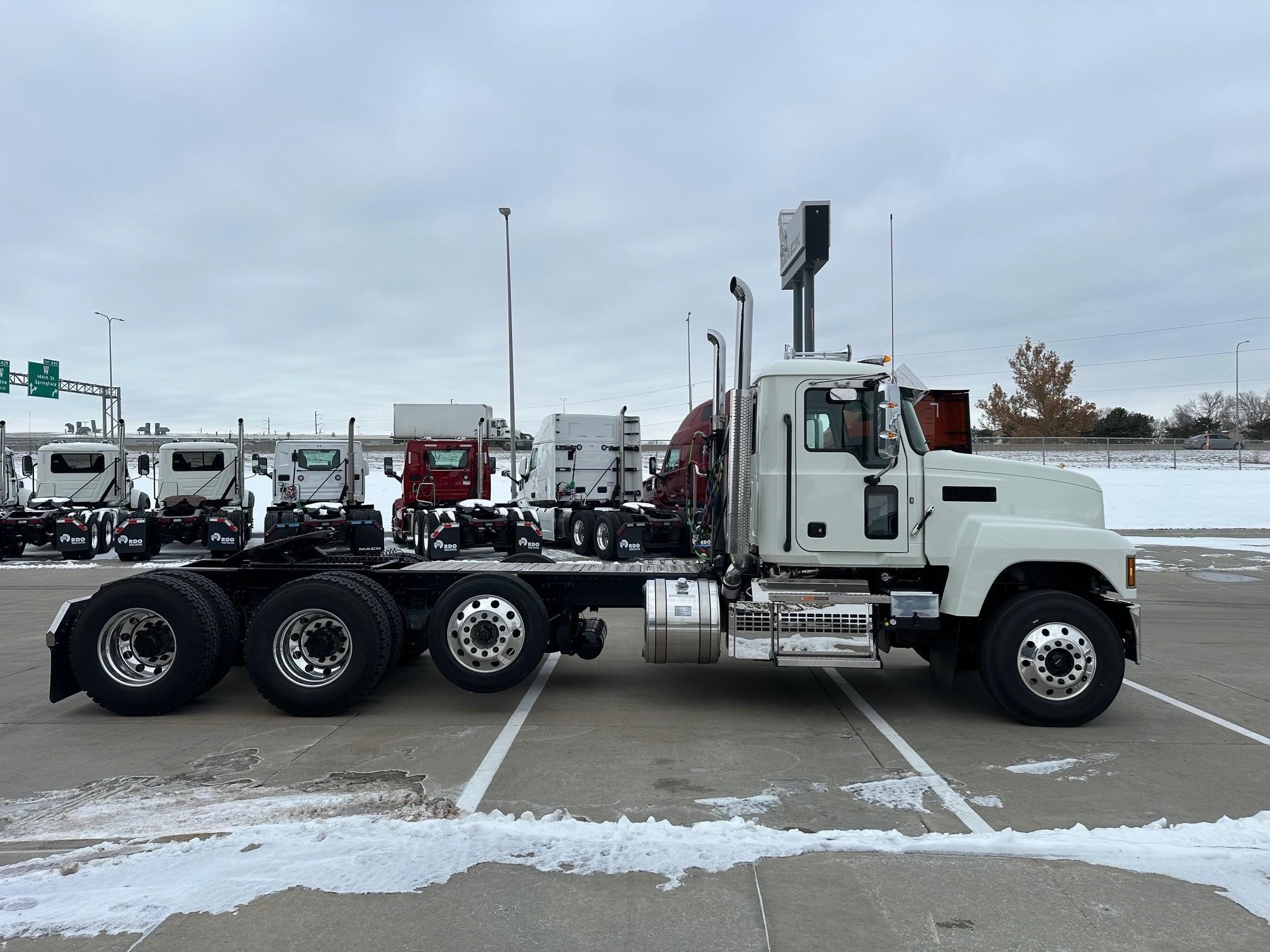 2026 MACK PINNACLE 84T - image 6 of 6