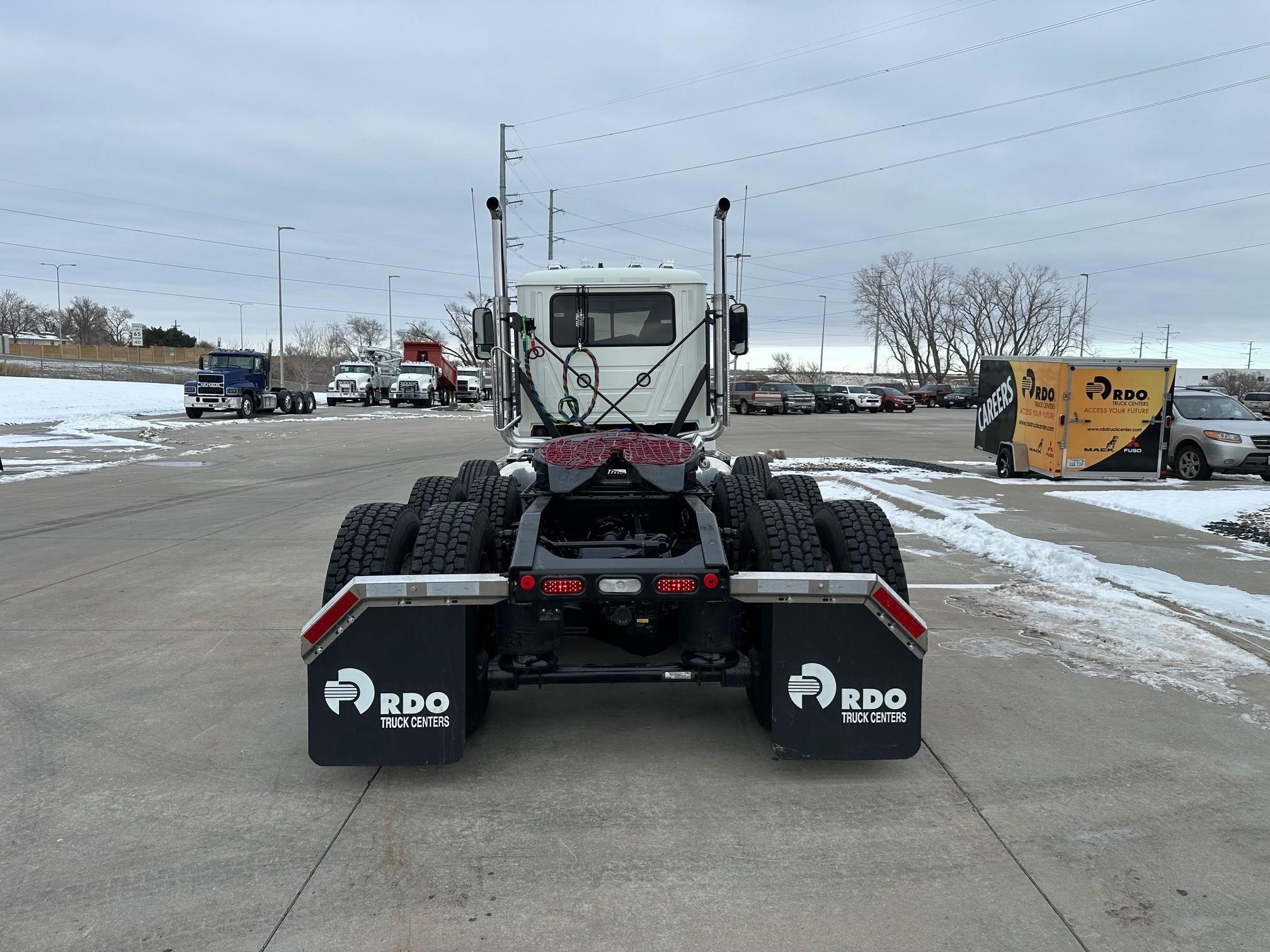 2026 MACK PINNACLE 84T - image 4 of 6