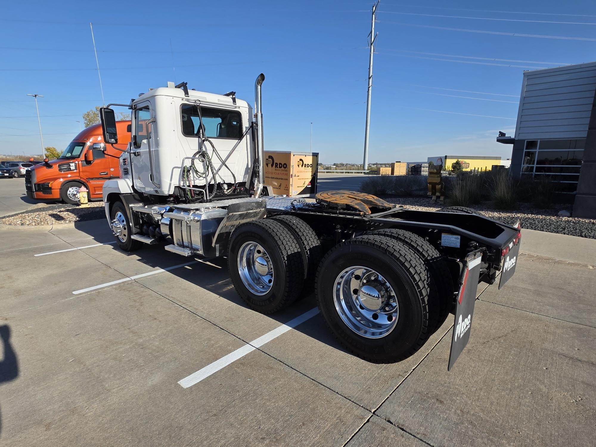 2023 MACK ANTHEM 64T 10024542353 2023 MACK ANTHEM 64T 10024542353