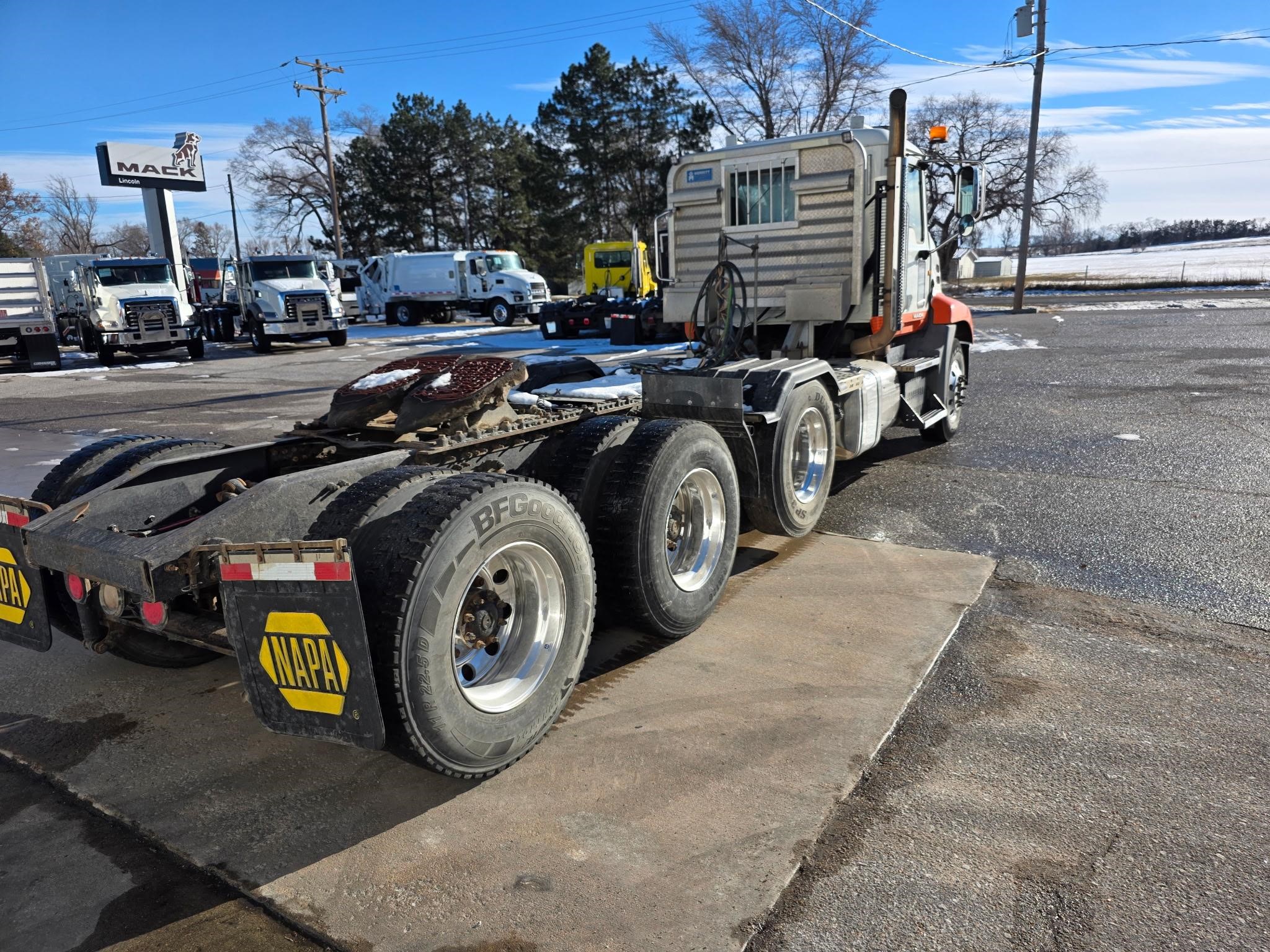 2013 MACK PINNACLE CXU613 10024732200 2013 MACK PINNACLE CXU613 10024732200