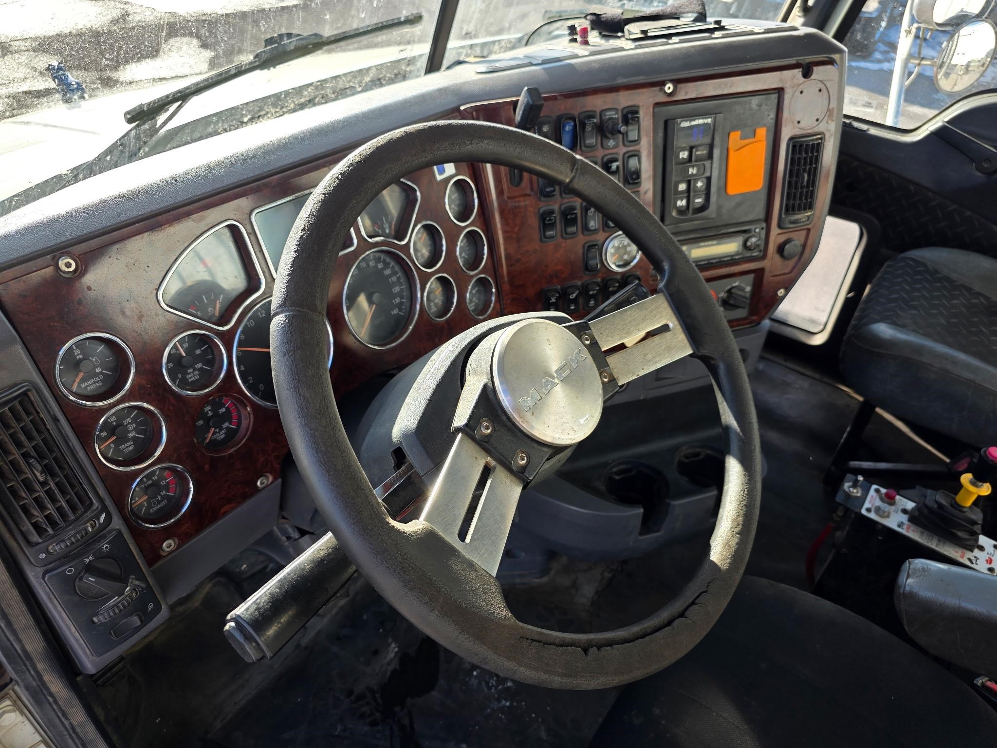 2013 MACK PINNACLE CXU613 10024732207 2013 MACK PINNACLE CXU613 10024732207