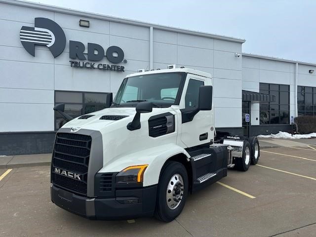 2026 MACK PIONEER 64T 2026 MACK PIONEER 64T - image 1 of 6