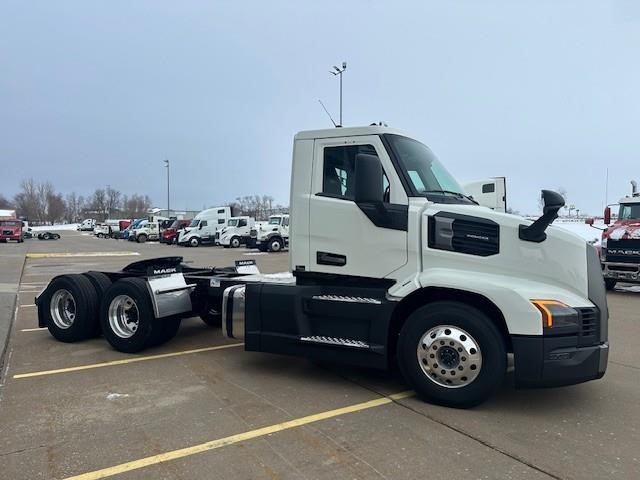 2026 MACK PIONEER 64T 2026 MACK PIONEER 64T - image 2 of 6