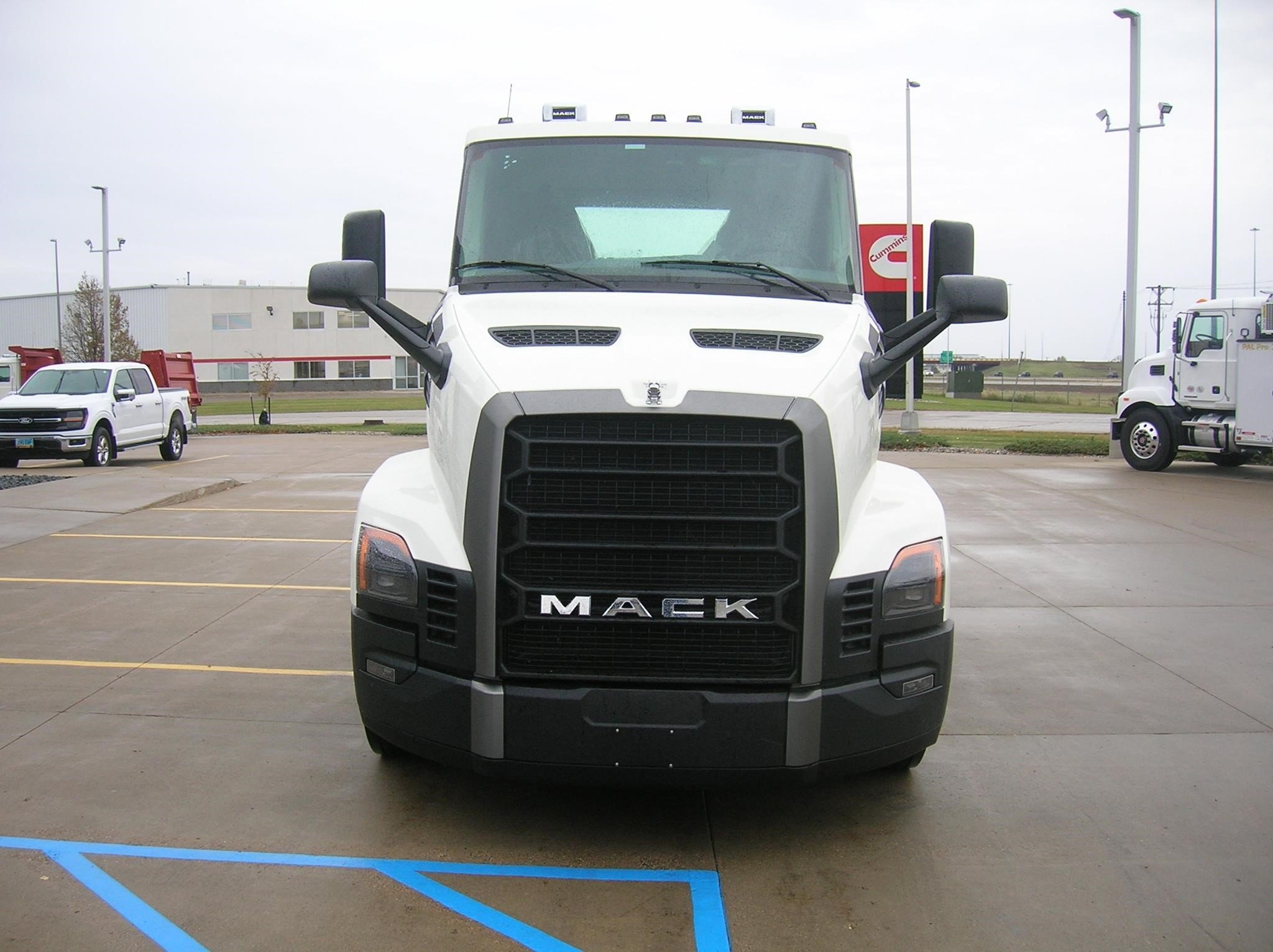 2026 MACK PIONEER 64T 2026 MACK PIONEER 64T - image 2 of 6