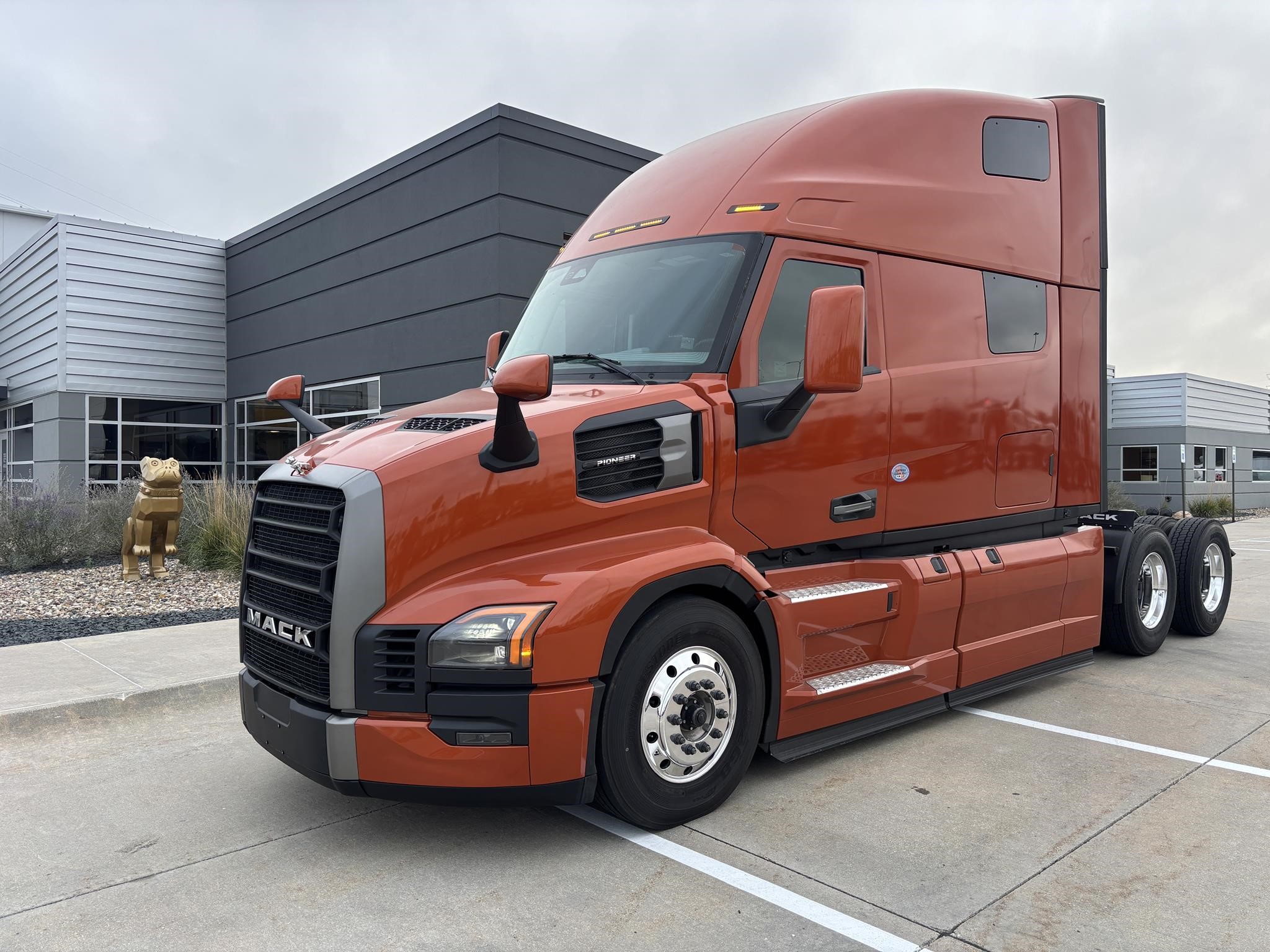 2026 MACK PIONEER 64T 2026 MACK PIONEER 64T - image 1 of 6