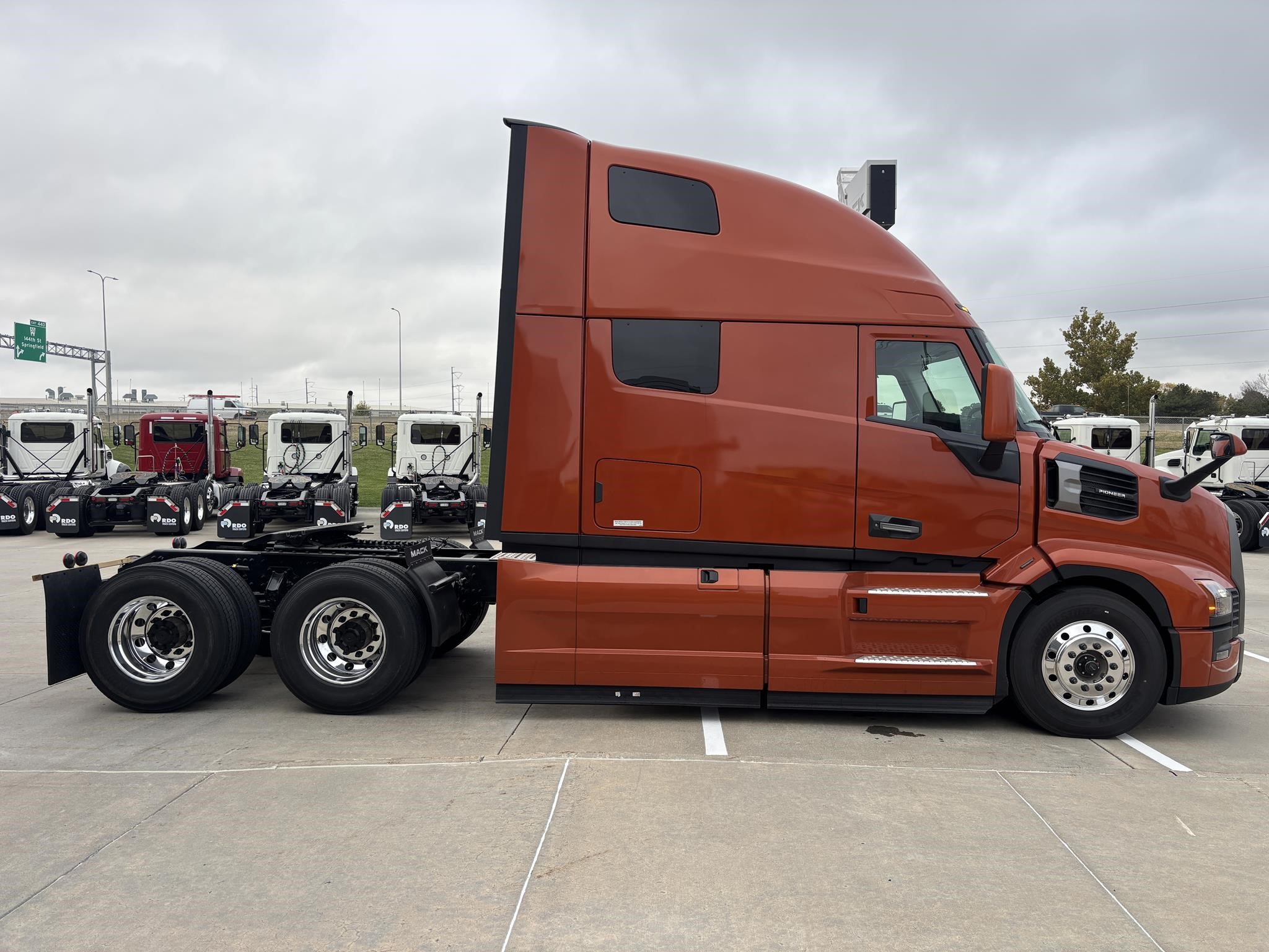 2026 MACK PIONEER 64T 2026 MACK PIONEER 64T - image 5 of 6