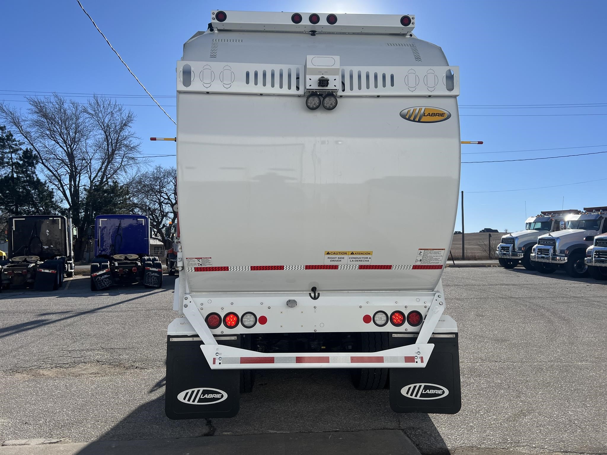 2026 MACK LR64R - image 4 of 6