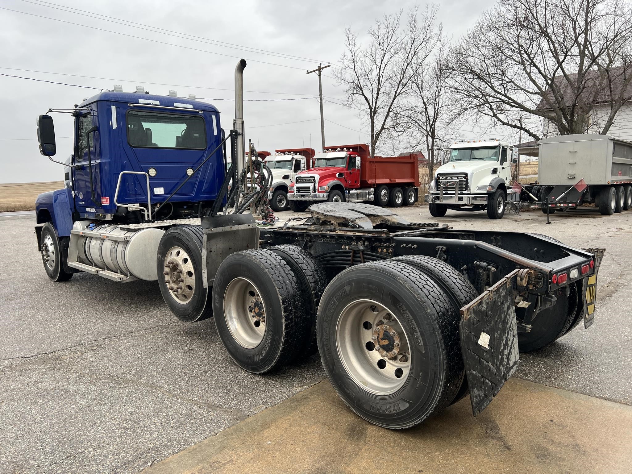 2024 MACK PINNACLE 64T 2024 MACK PINNACLE 64T - image 3 of 6