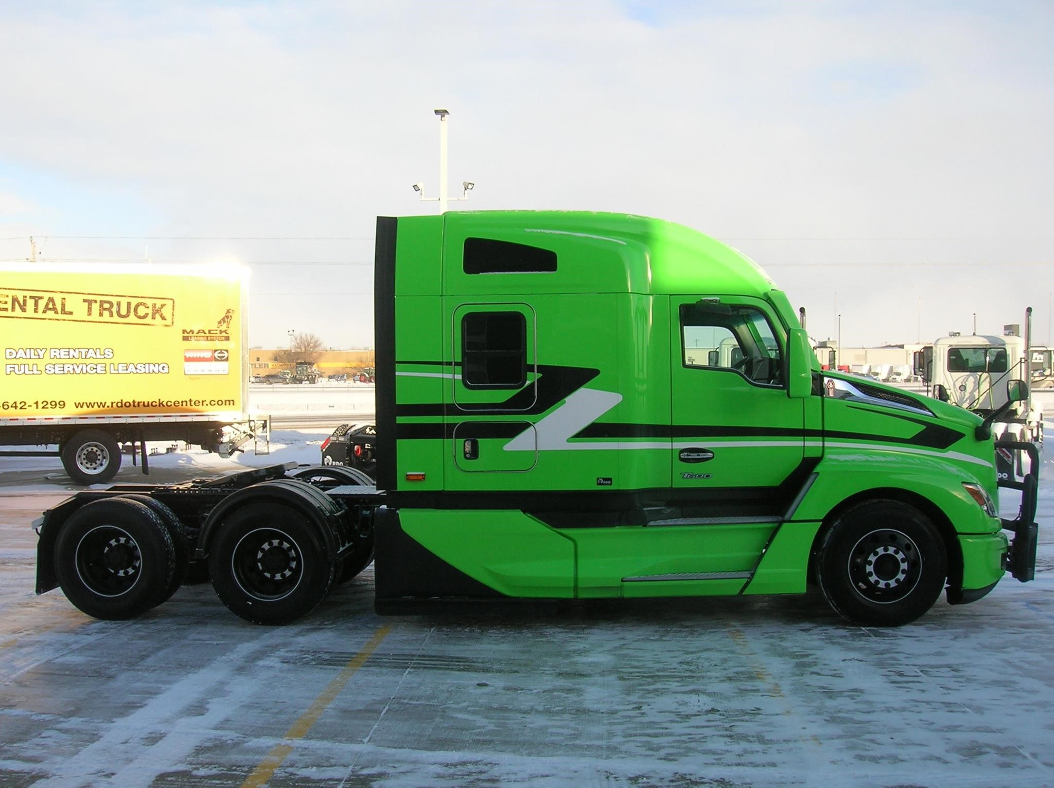 2022 KENWORTH T680 11001311482 2022 KENWORTH T680 11001311482