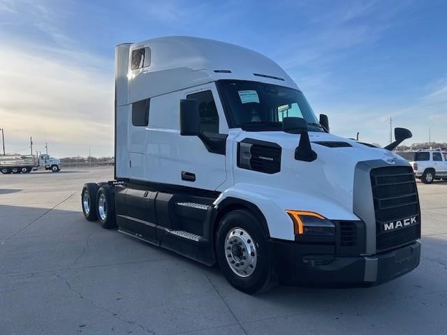 2026 MACK PIONEER 64T 2026 MACK PIONEER 64T - image 5 of 6