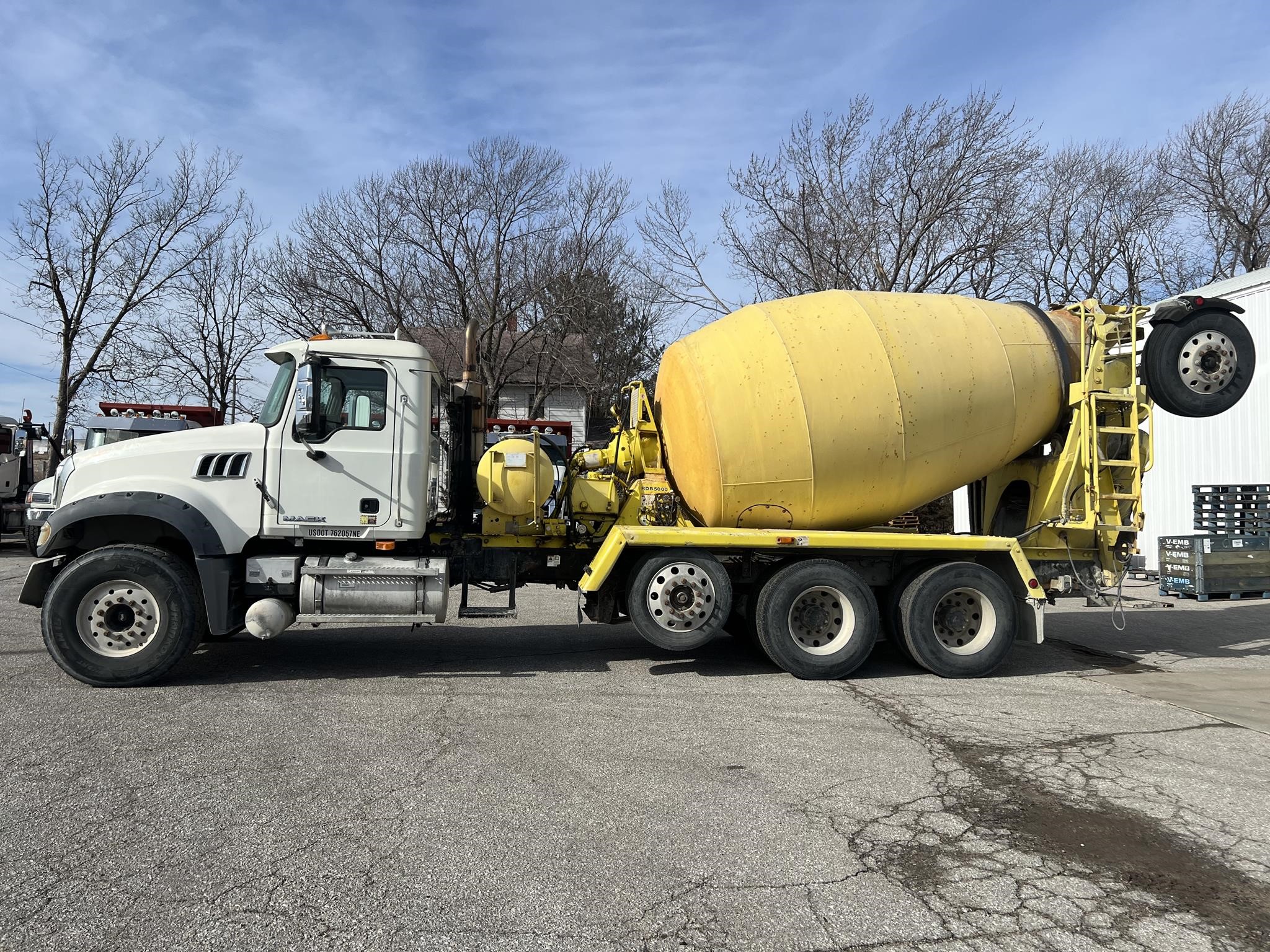2008 MACK GRANITE GU713 2008 MACK GRANITE GU713 - image 2 of 6