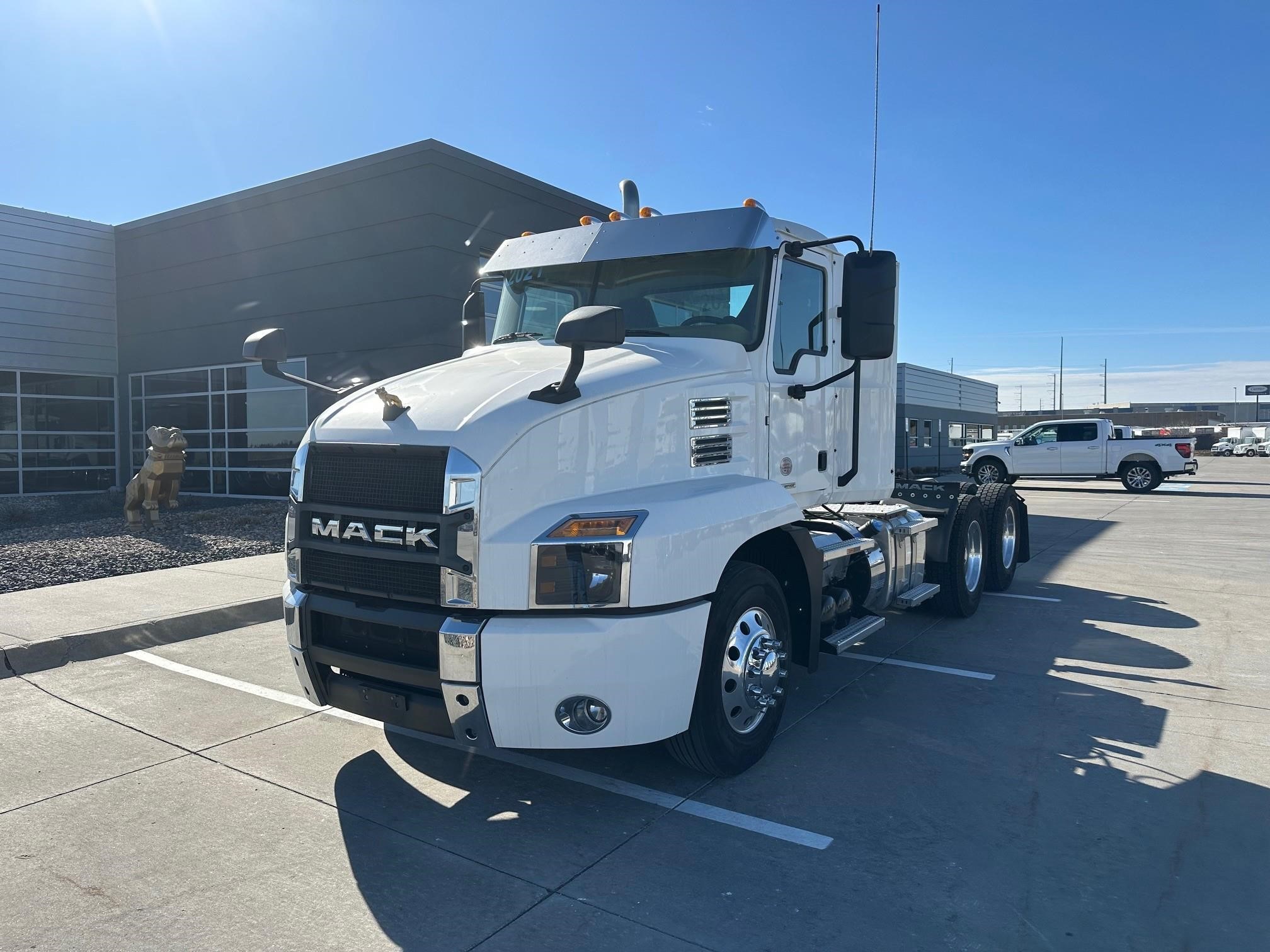 2021 MACK ANTHEM 64T 2021 MACK ANTHEM 64T - image 1 of 6