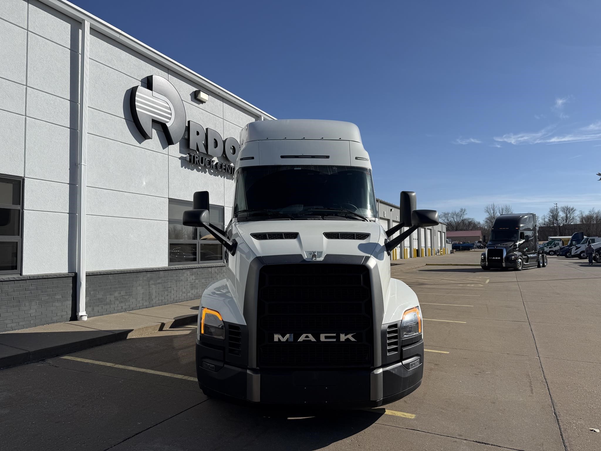 2026 MACK PIONEER 64T 2026 MACK PIONEER 64T - image 2 of 6