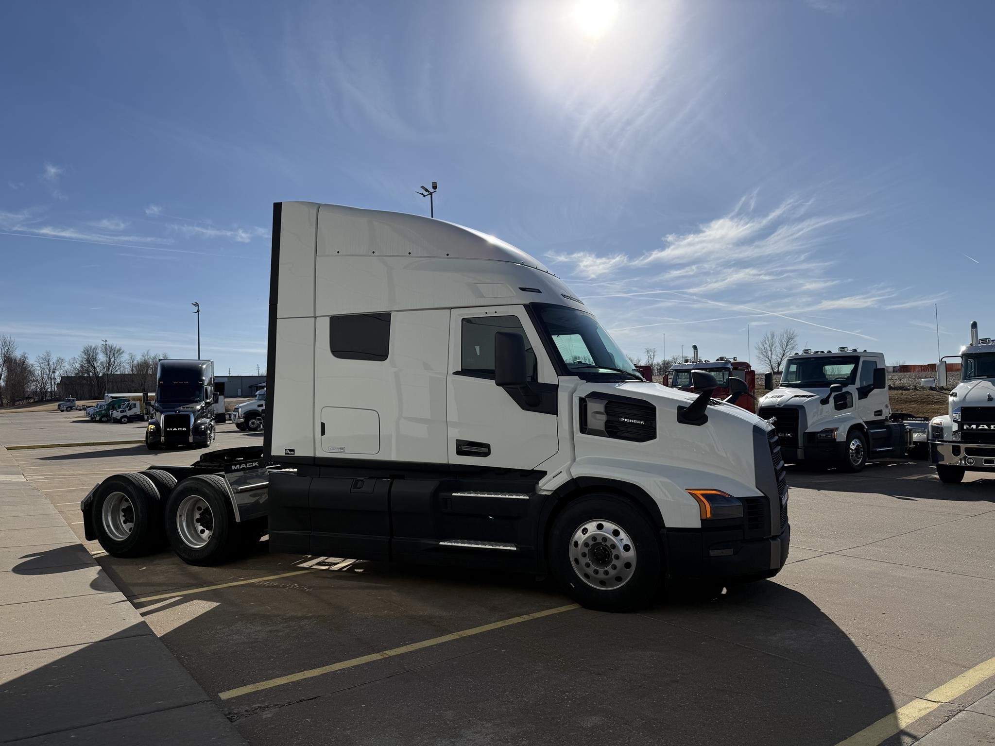 2026 MACK PIONEER 64T 2026 MACK PIONEER 64T - image 4 of 6