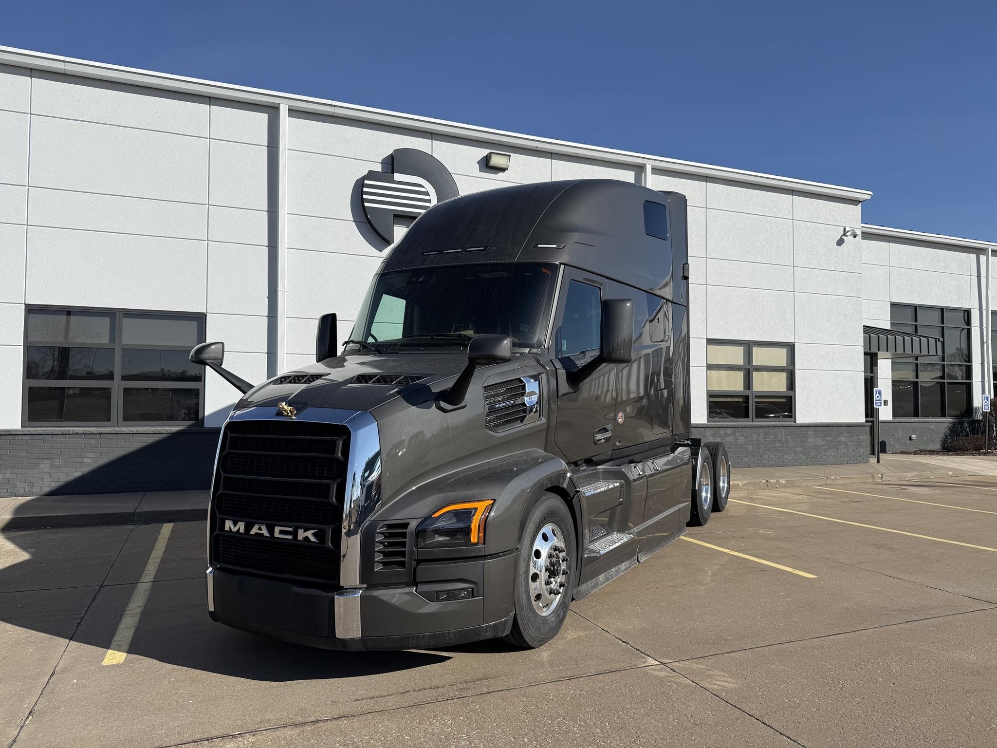 2026 MACK PIONEER 64T 2026 MACK PIONEER 64T - image 1 of 6