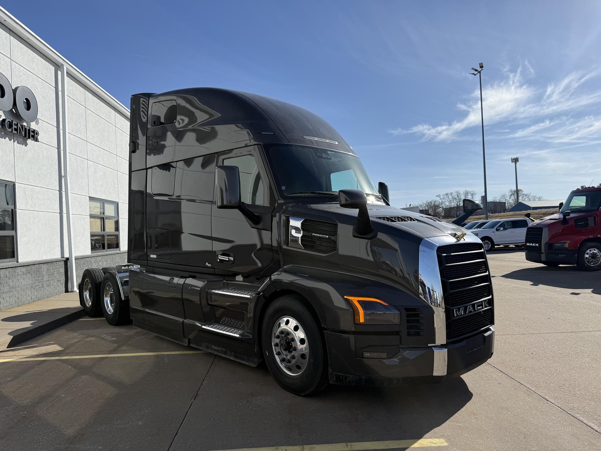 2026 MACK PIONEER 64T 2026 MACK PIONEER 64T - image 3 of 6