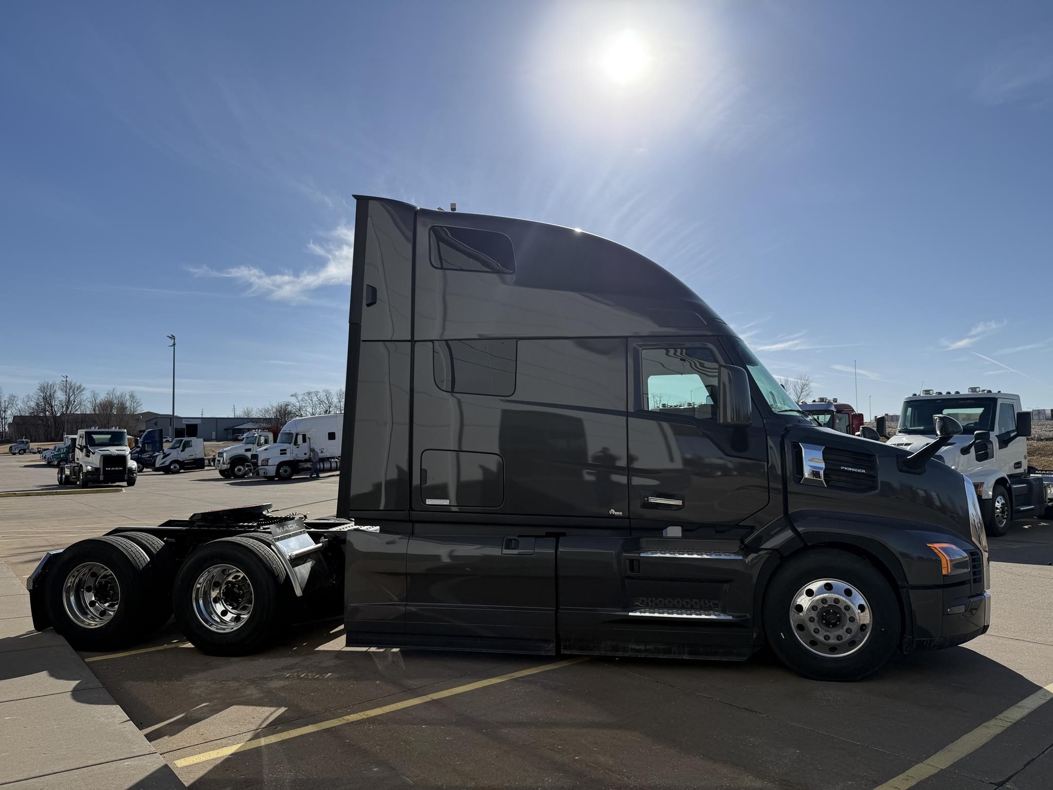 2026 MACK PIONEER 64T 2026 MACK PIONEER 64T - image 4 of 6