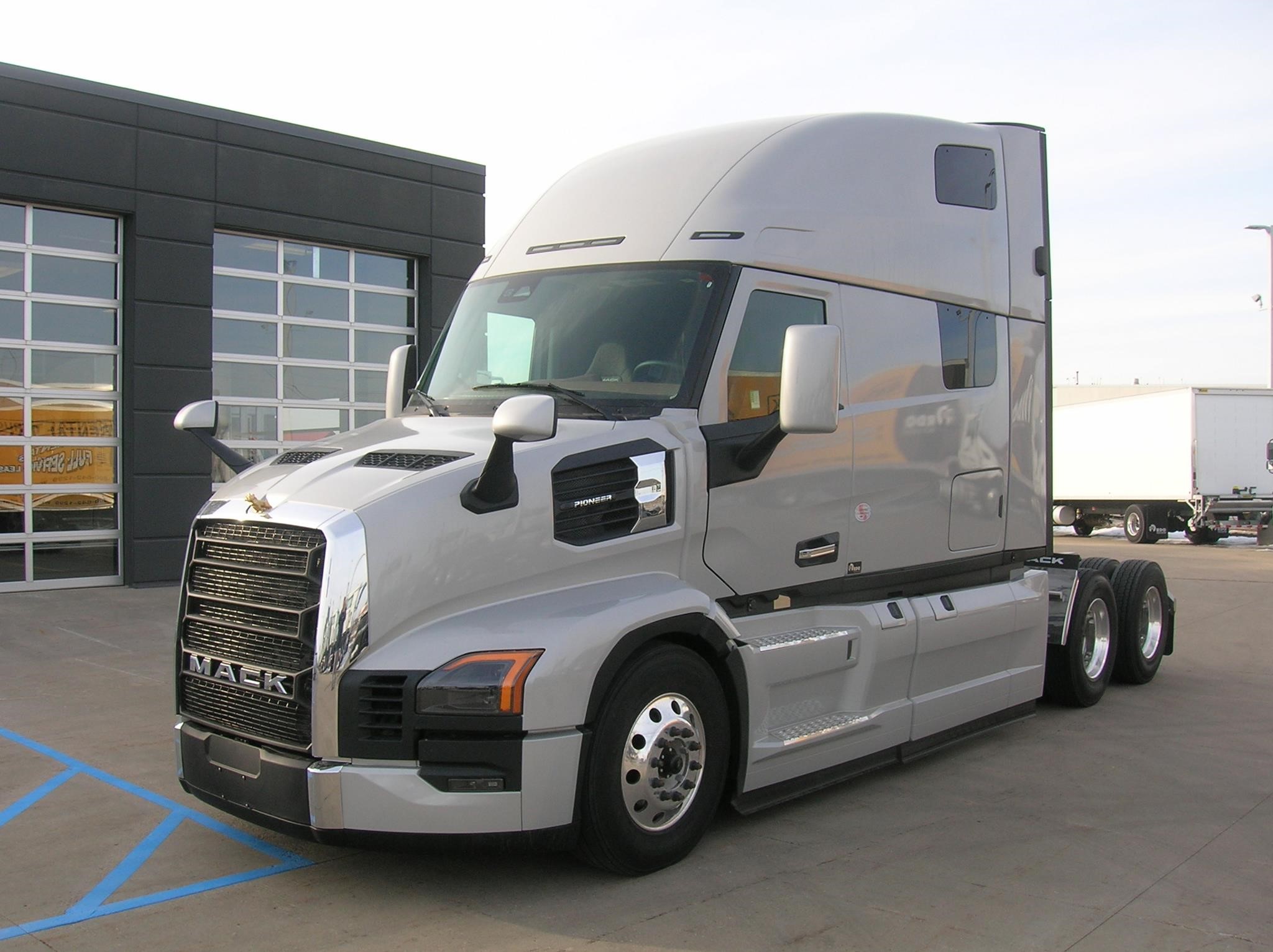 2026 MACK PIONEER 64T 2026 MACK PIONEER 64T - image 1 of 6
